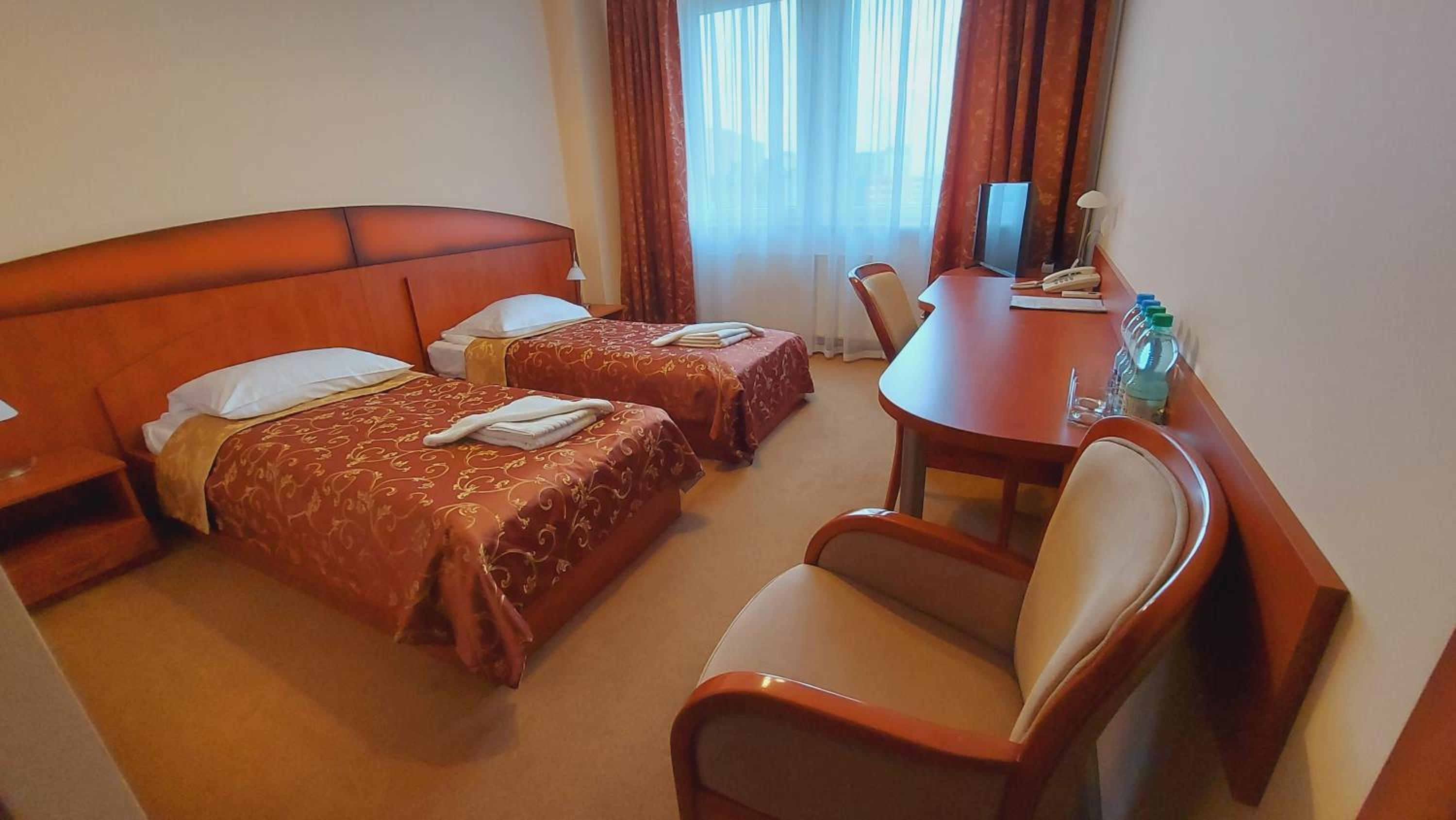 Deluxe Double or Twin Room - Photo 4