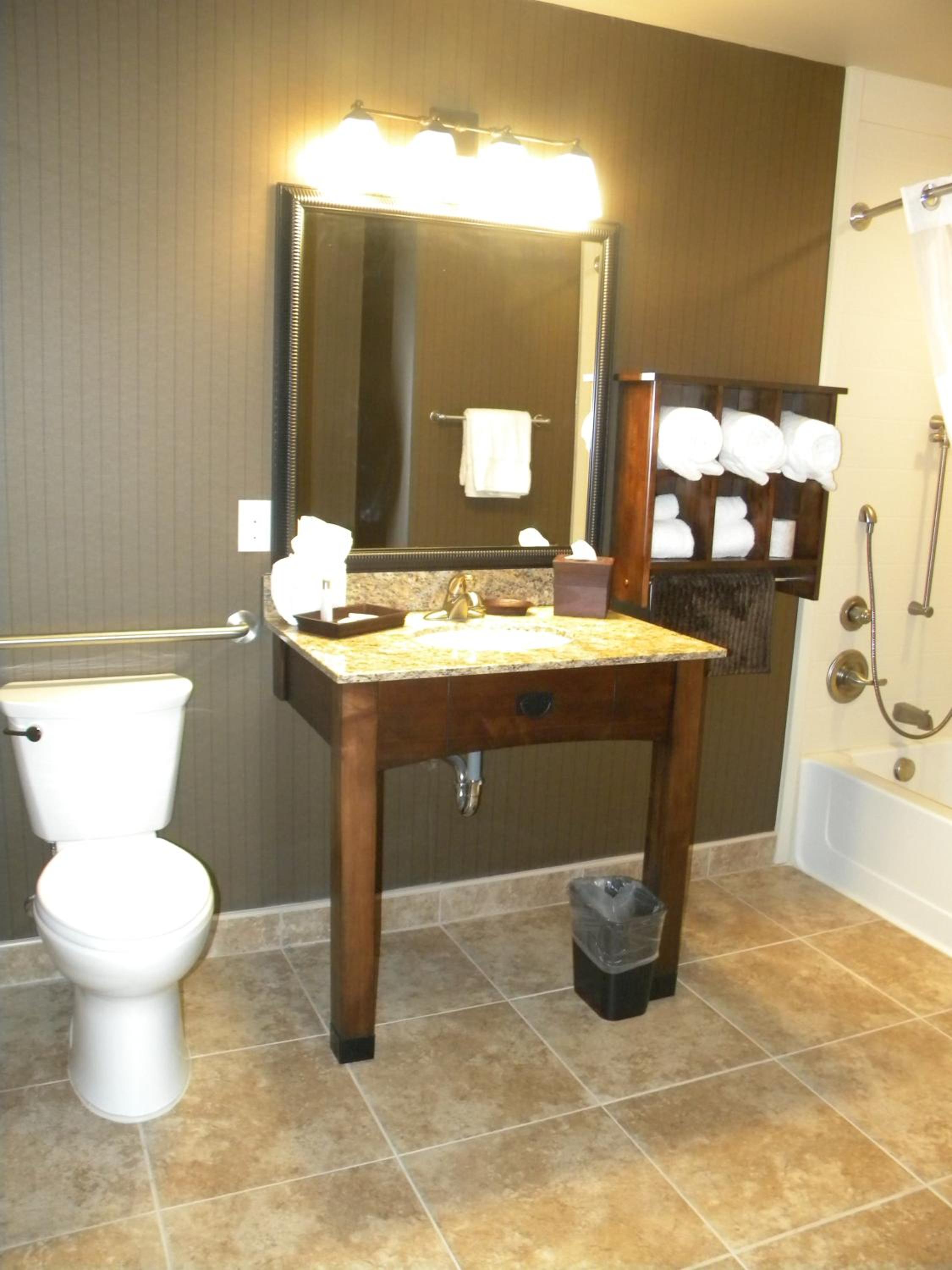 Luxury Queen Room with Two Queen Beds photo 3