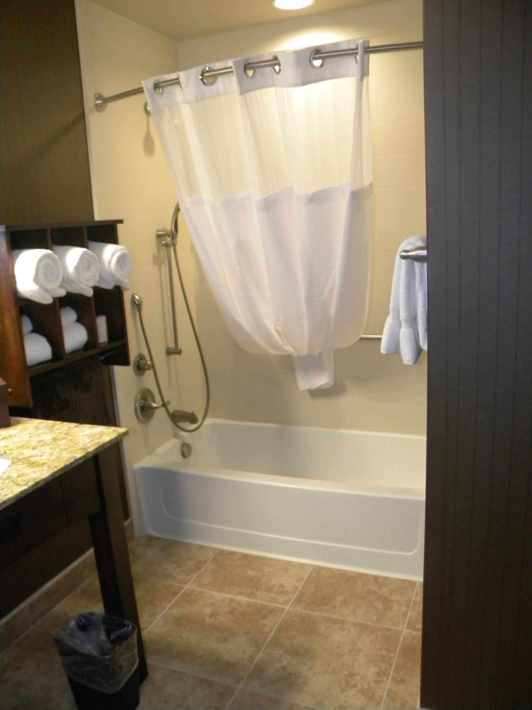 Standard King Room photo 3