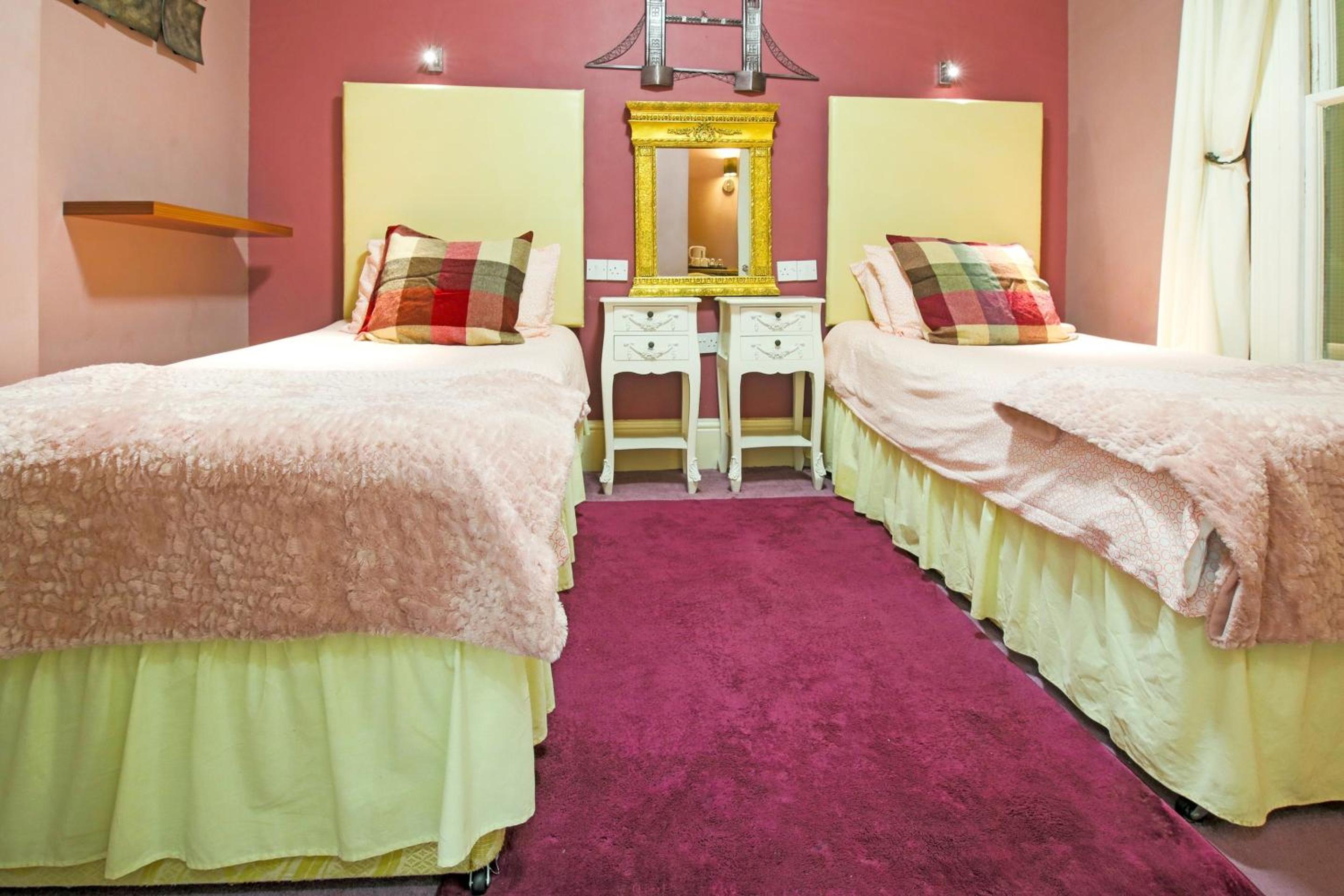 Standard Twin Room photo 3