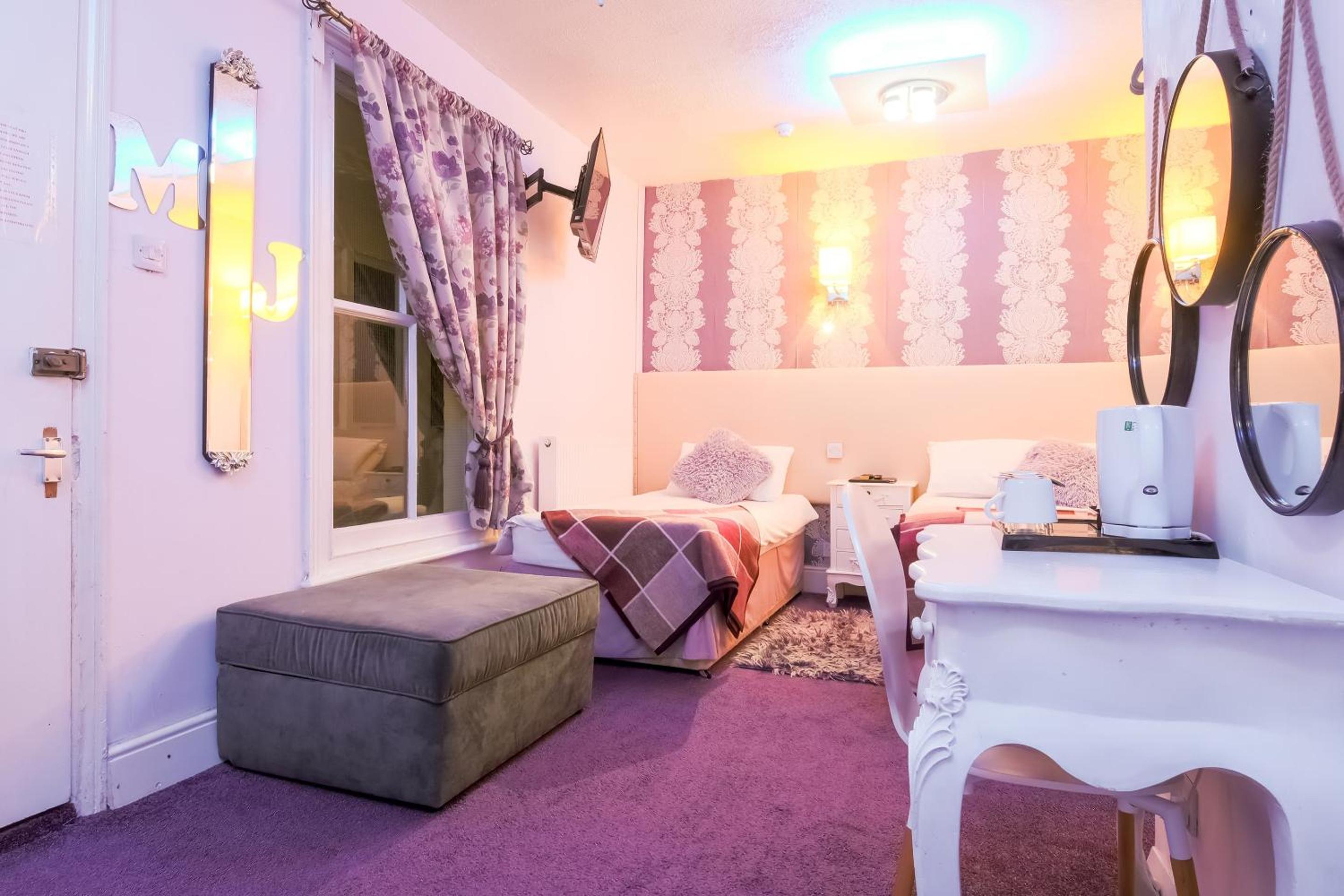 Deluxe Triple Room with Sea View photo 3