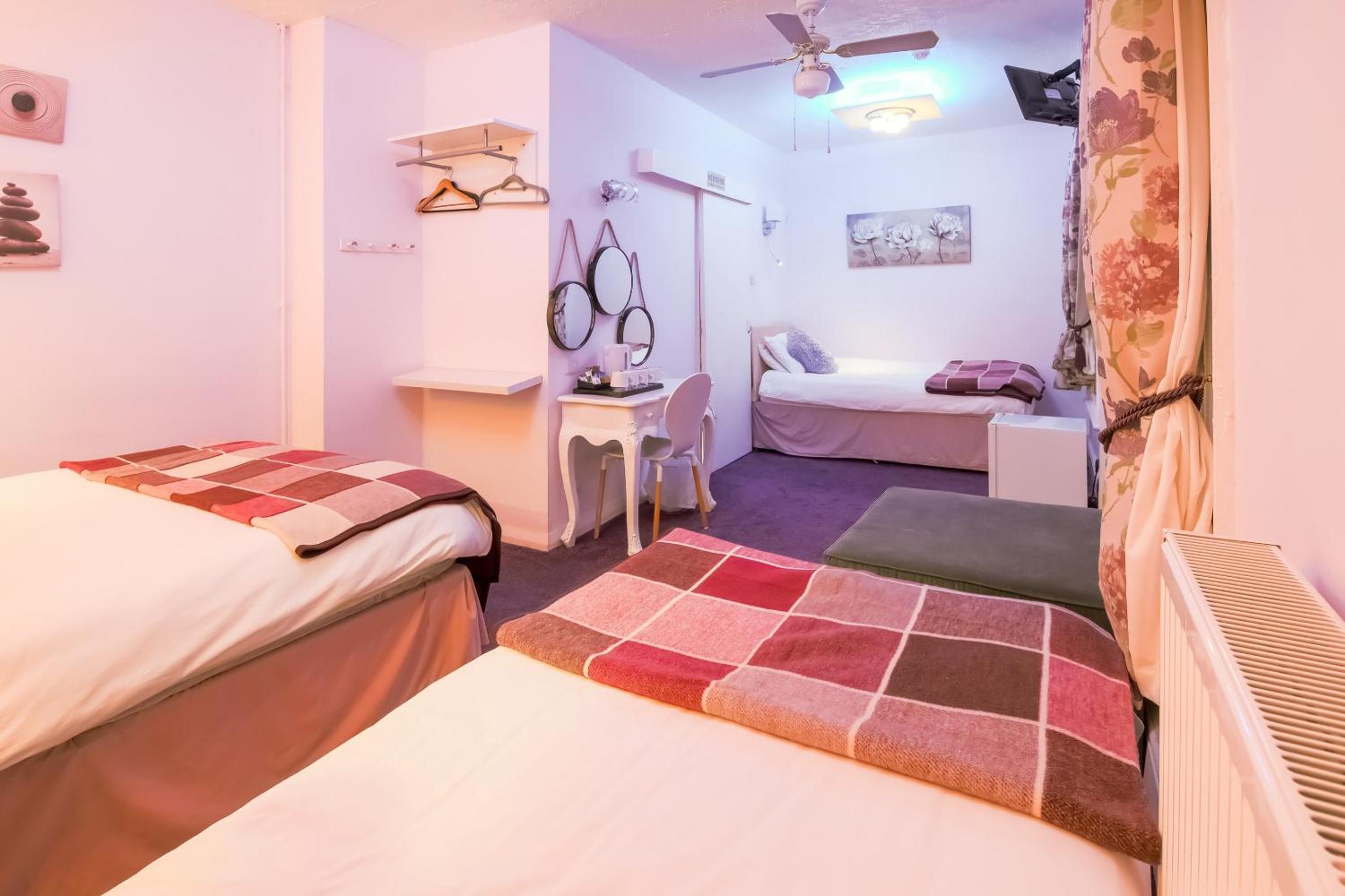 Deluxe Triple Room with Sea View photo 2