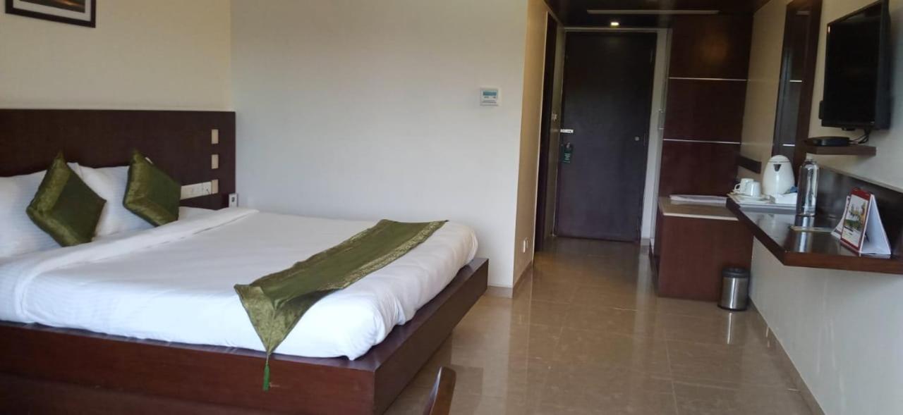 Deluxe Rooms A/C - Photo 1
