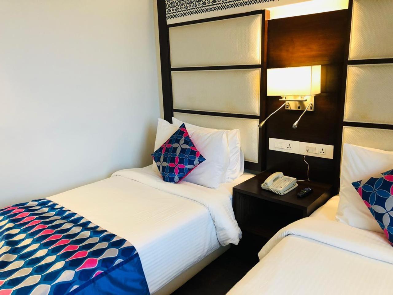 Premium Twin Room photo 3