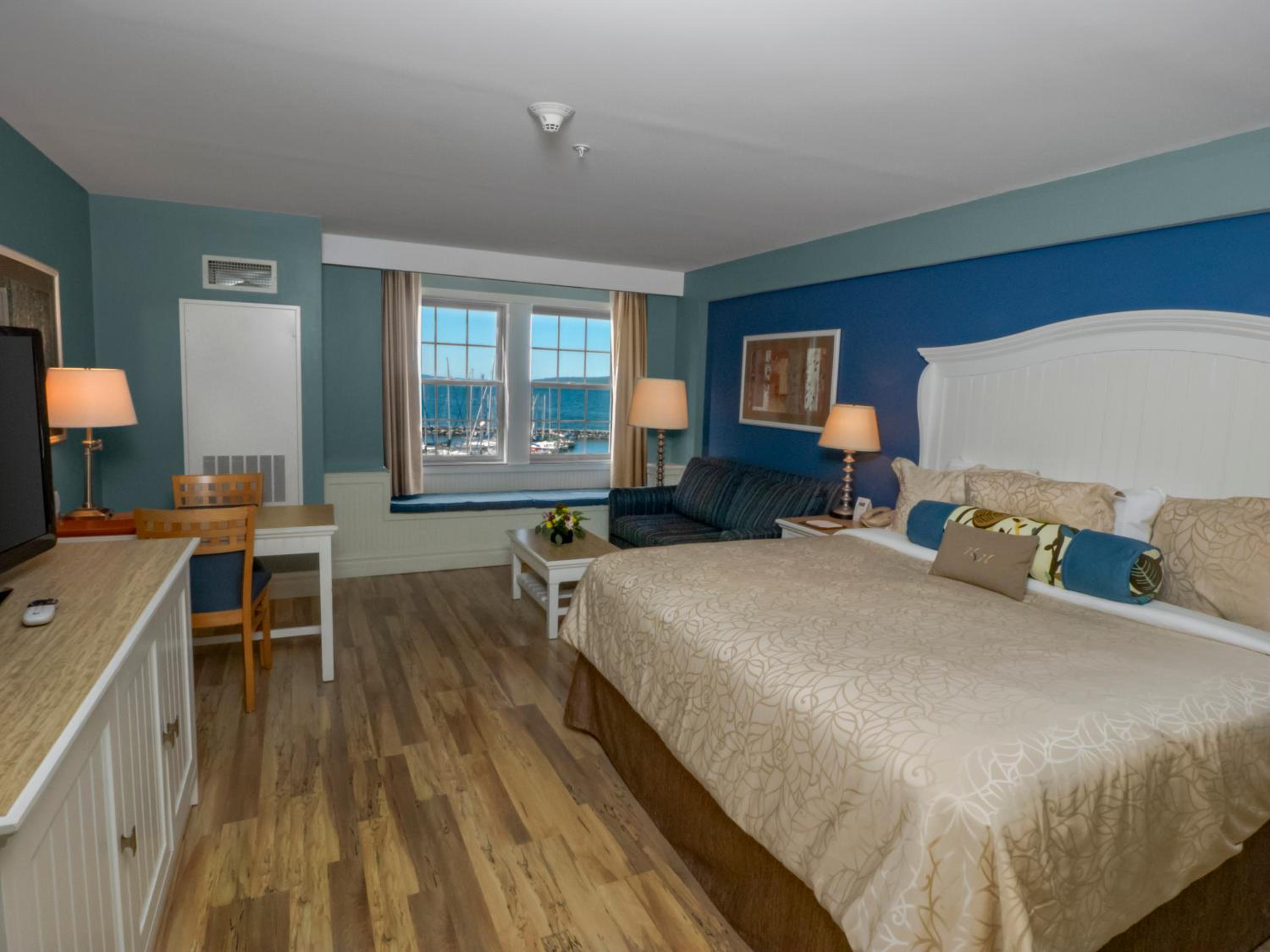 King Room with Sofa Bed and Lake View