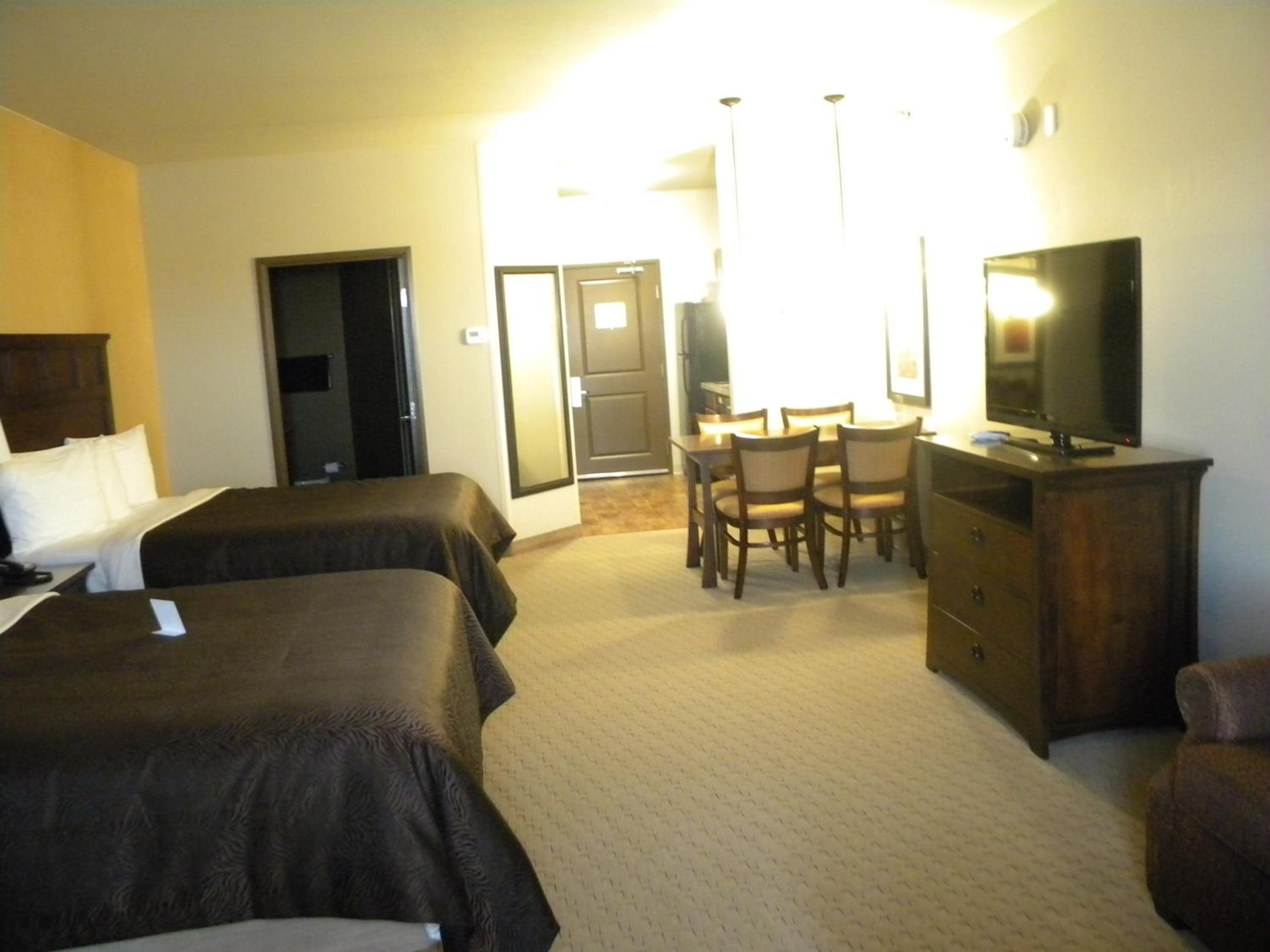 Luxury Queen Room with Two Queen Beds photo 2