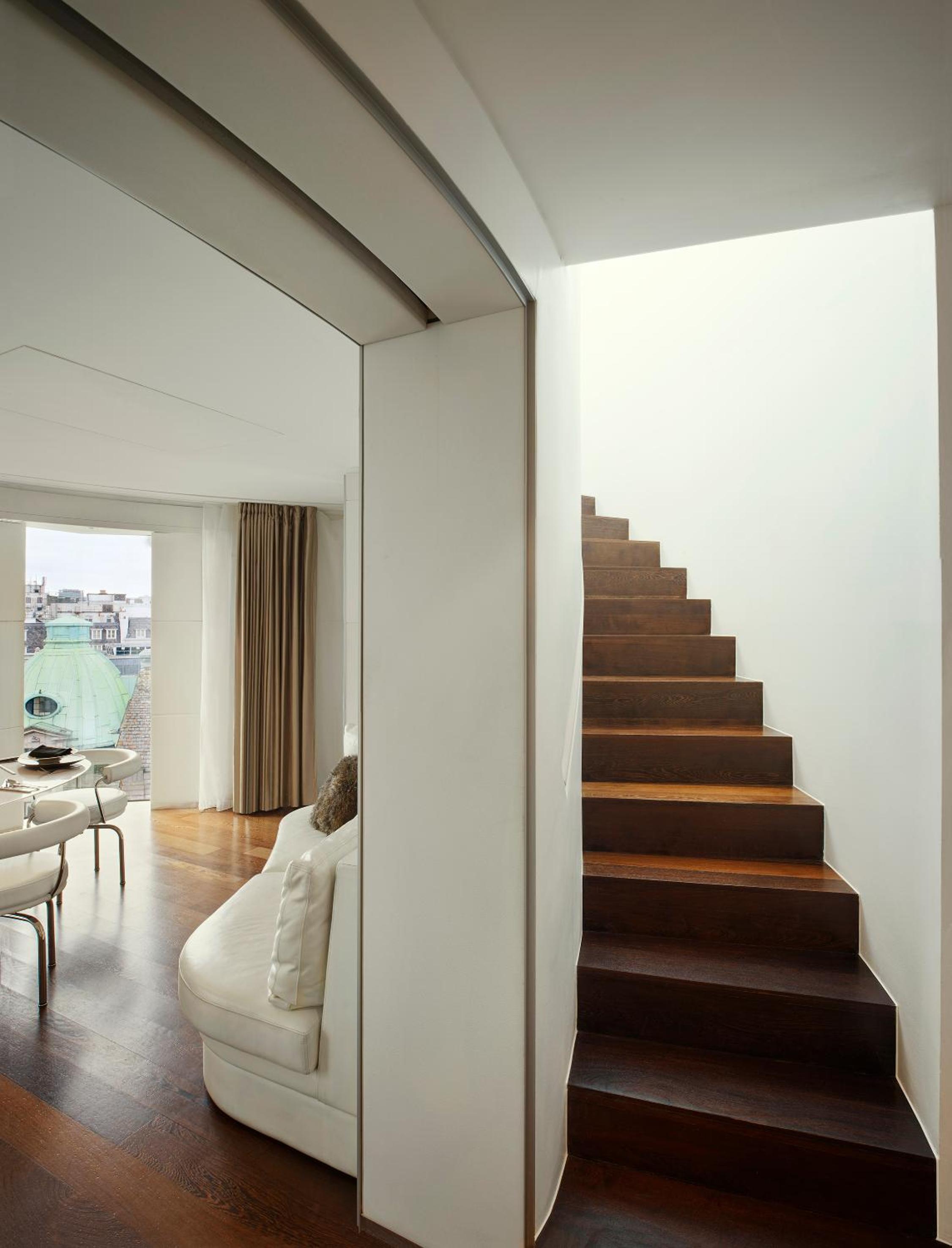 Two Bedroom Penthouse (Non Smoking) thumbnail 5