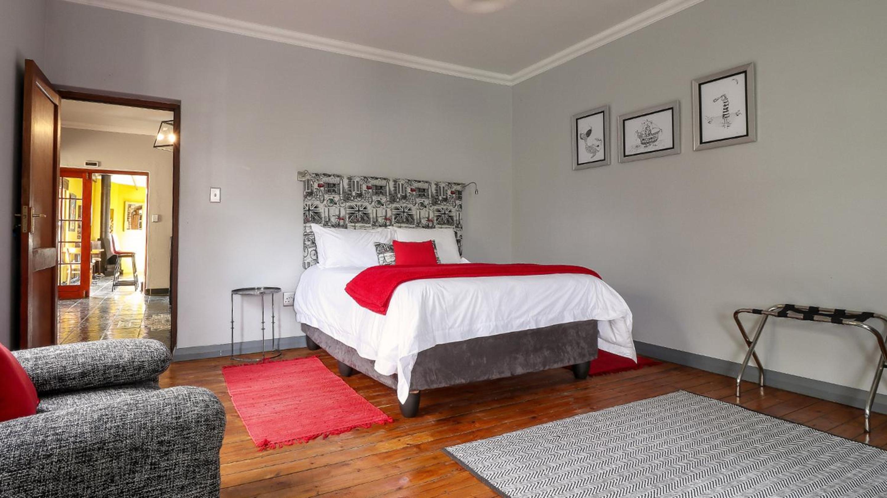 Deluxe Queen Room - Photo 2