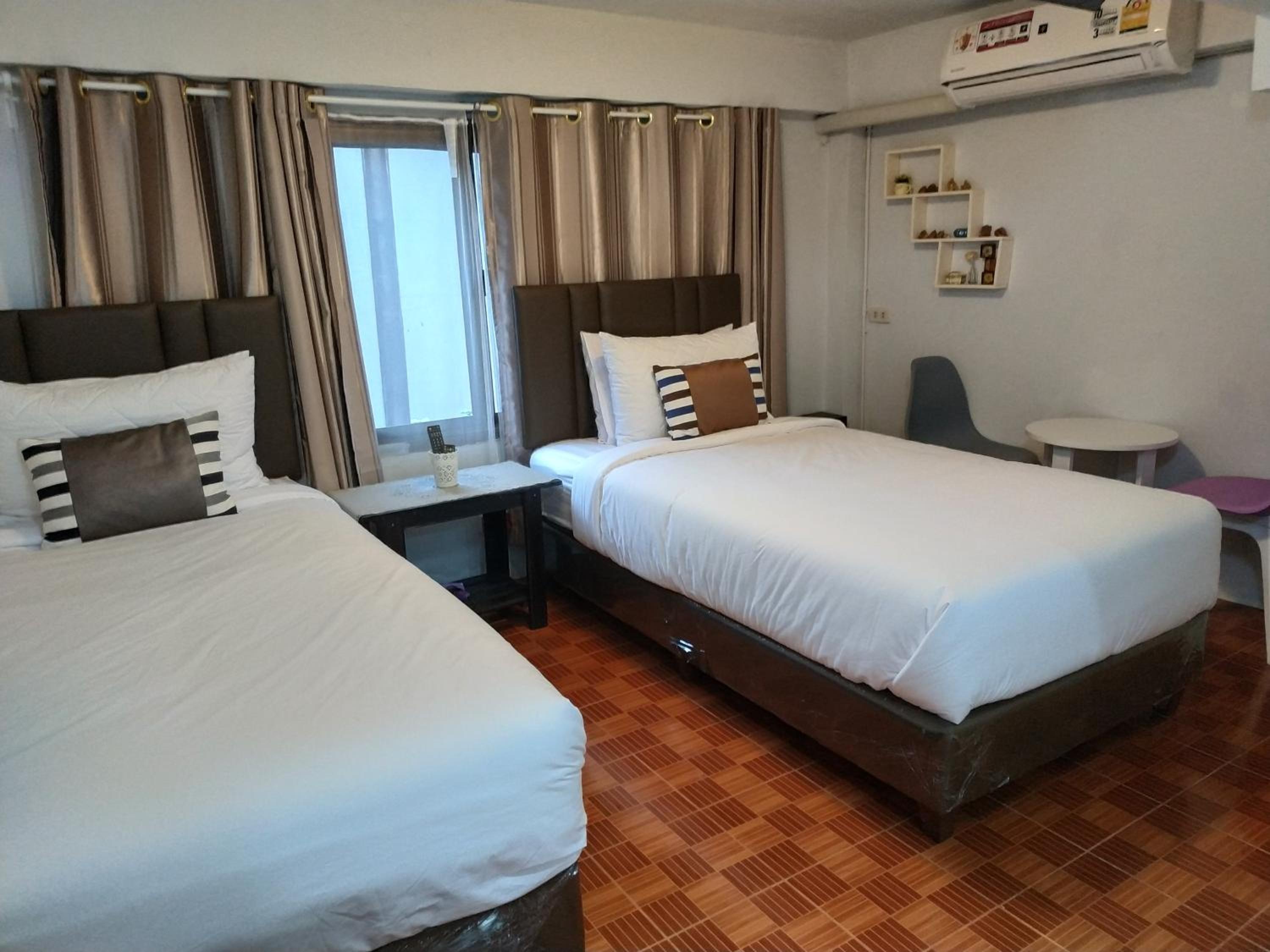 Deluxe Double or Twin Room photo 1