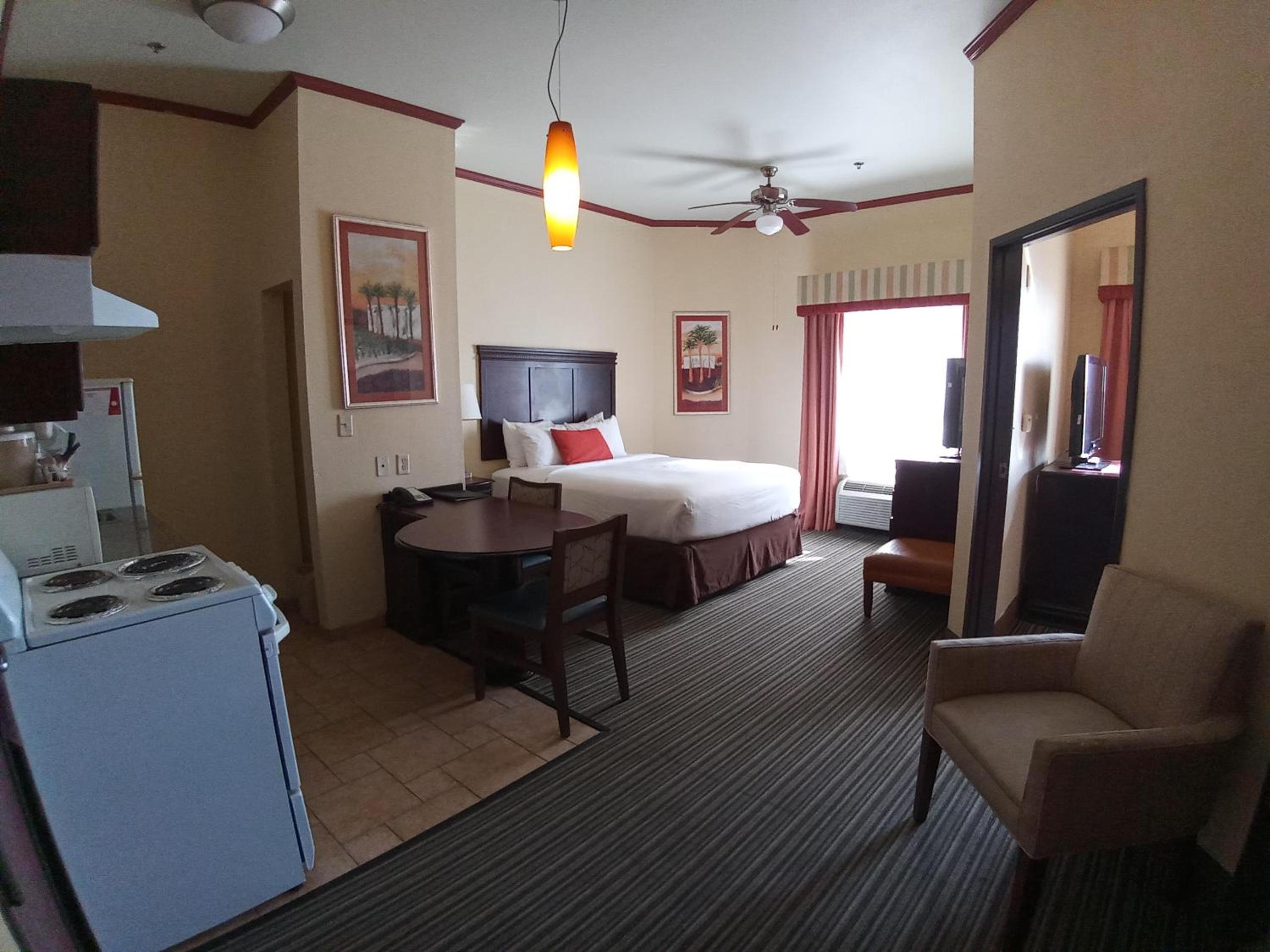 One-Bedroom Suite with Two Queen Beds - Non-Smoking photo 1