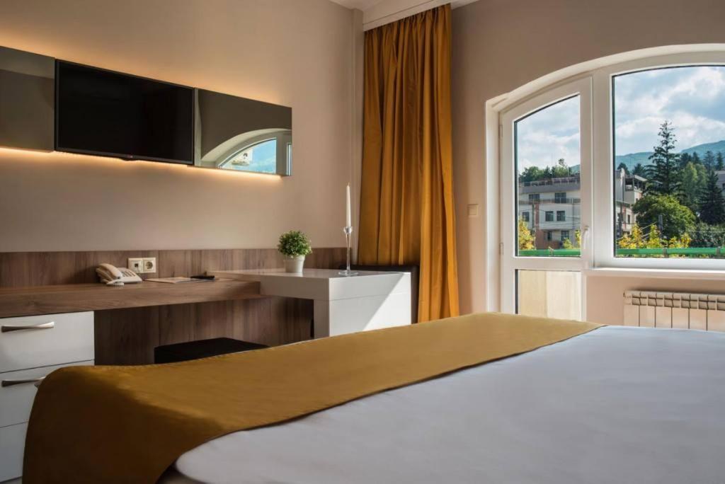 Double Room - Photo 10