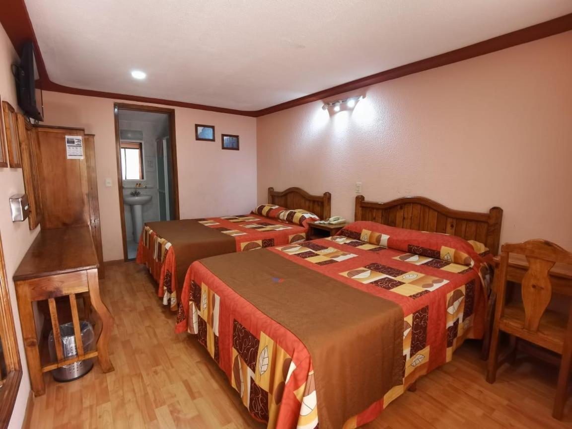 Double Room with Two Double Beds - Photo 1