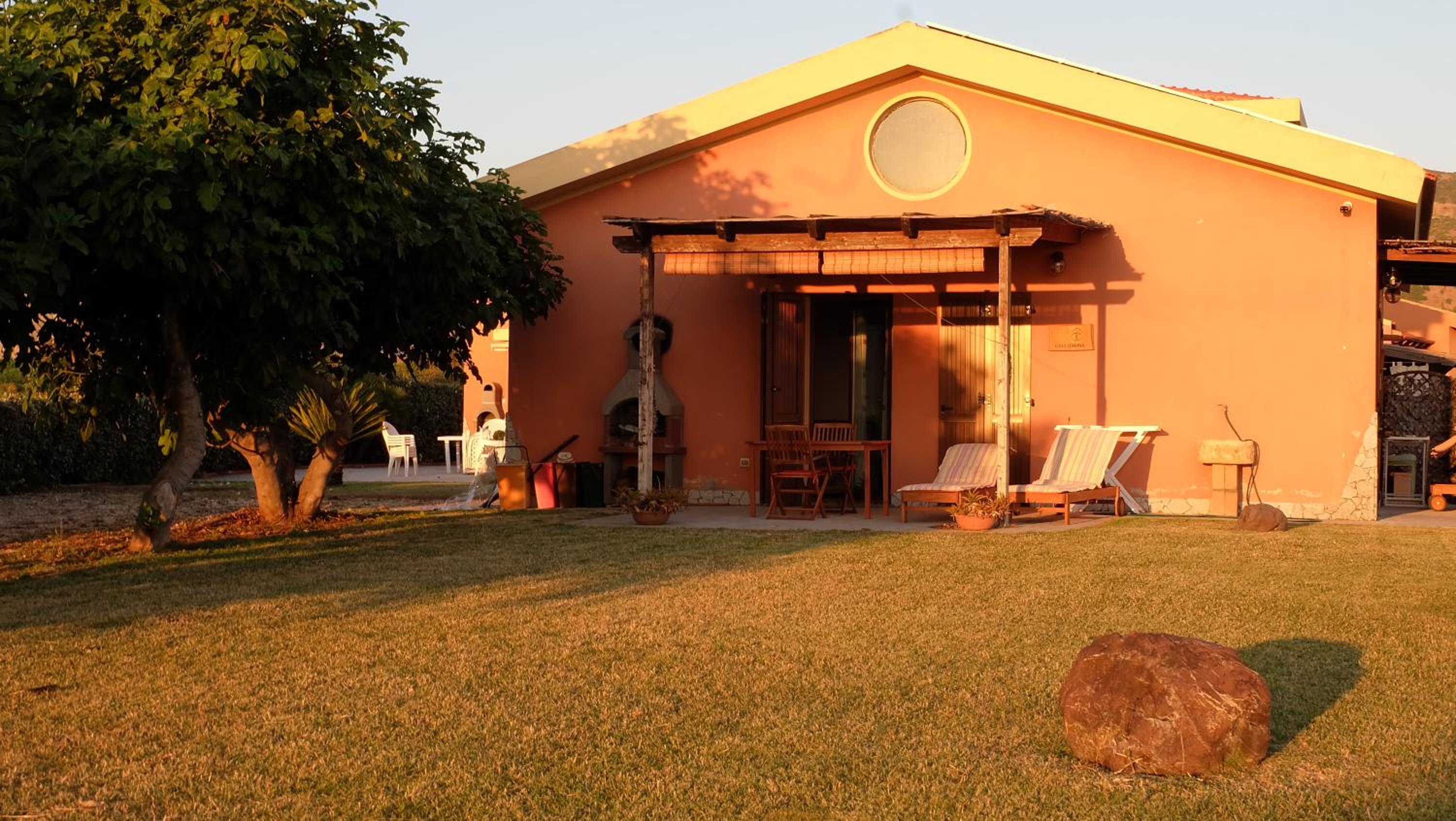 One-Bedroom House photo 2