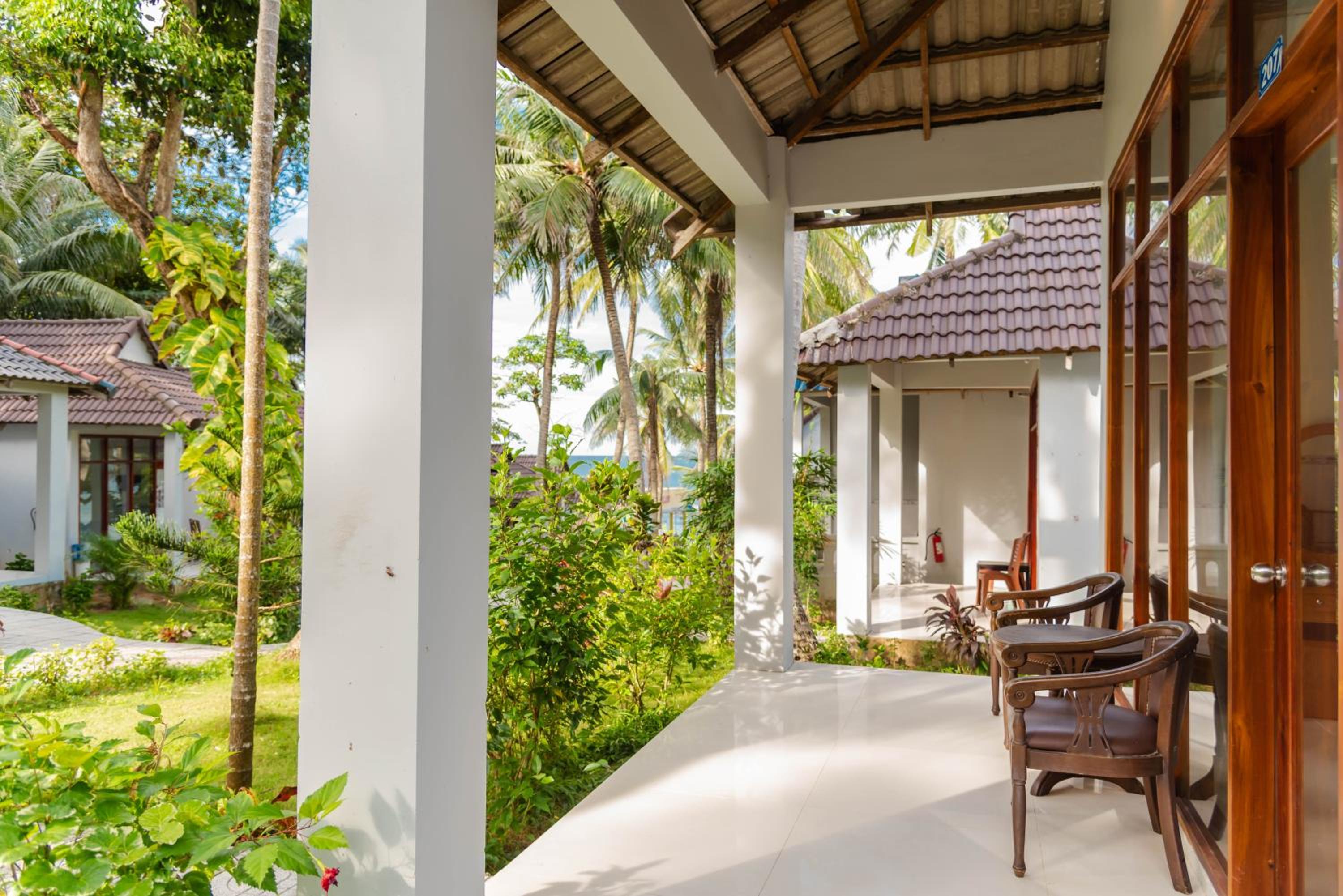 Bungalow with Garden View photo 2