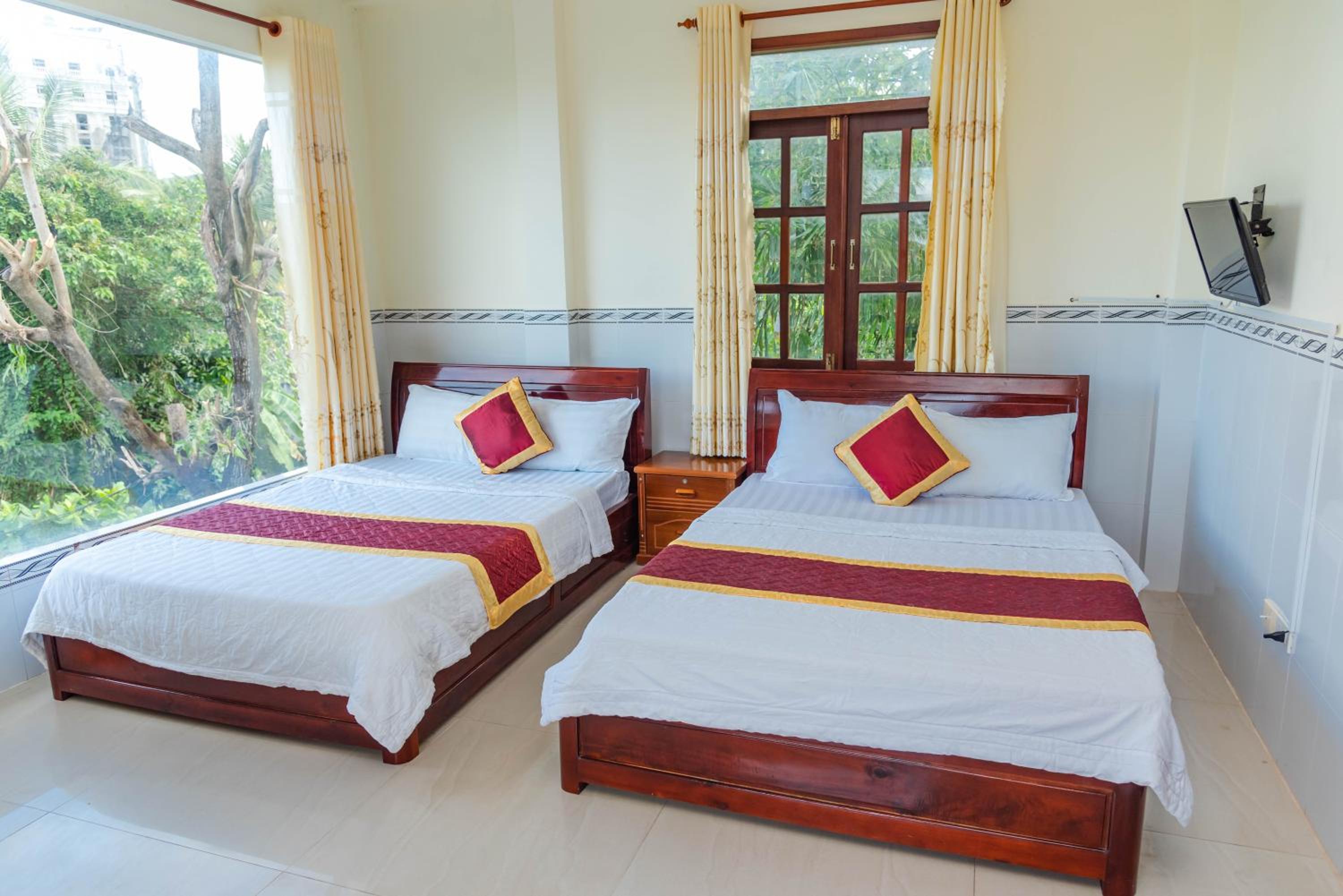 Family Room with Garden View photo 3