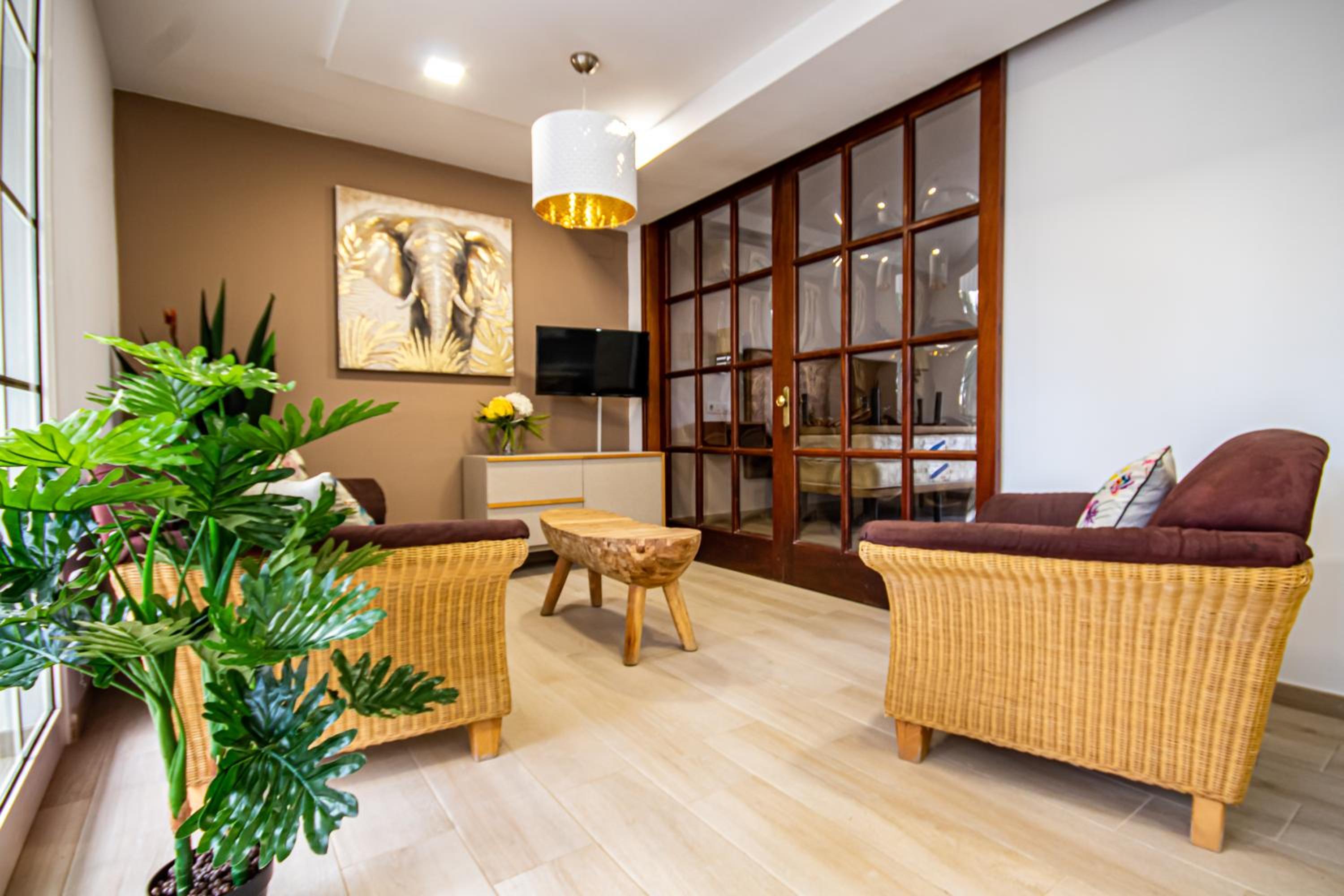 Two-Bedroom Apartment with Balcony photo 3