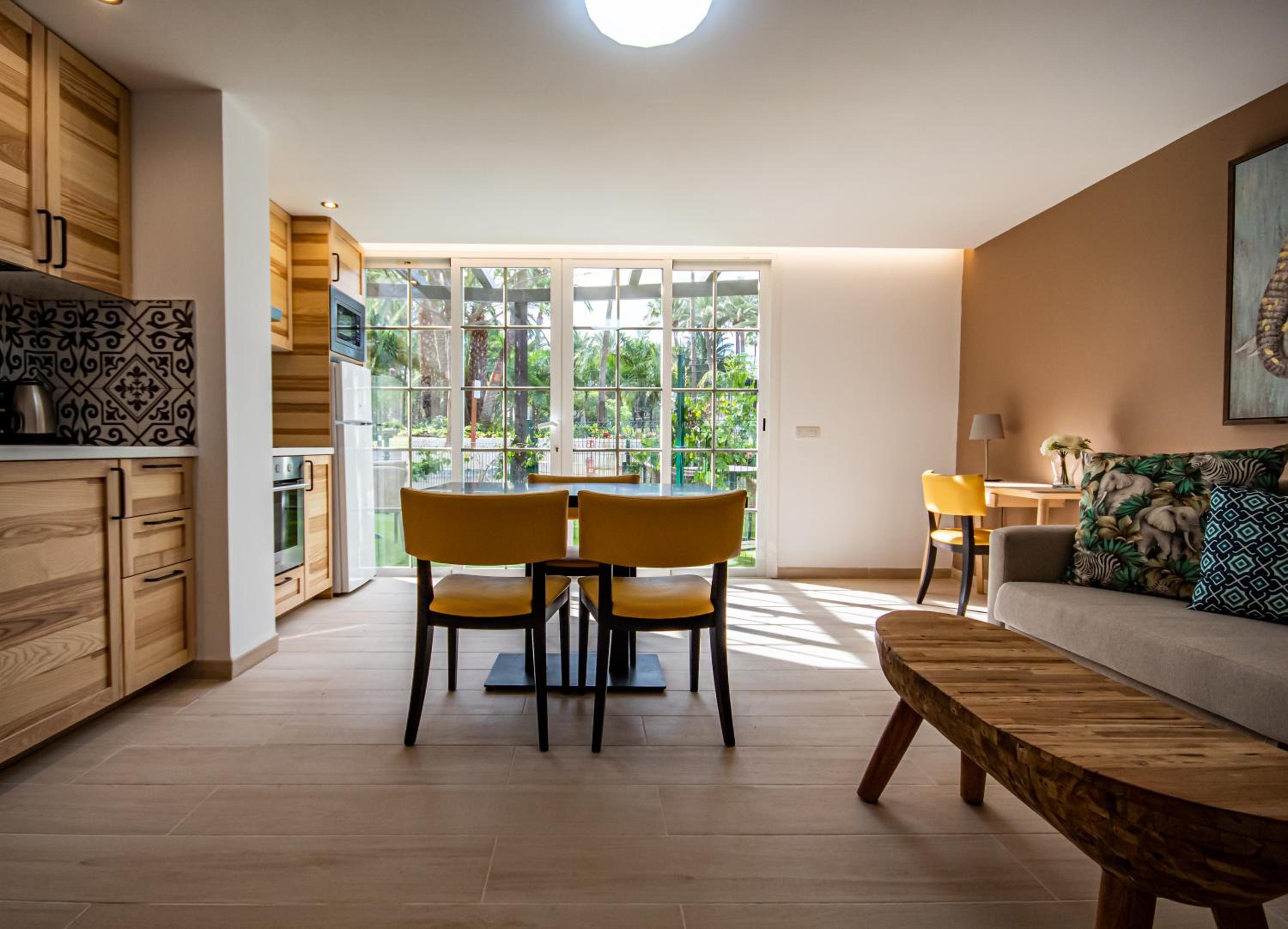One Bedroom Apartment with Balcony or Terrace  photo 3