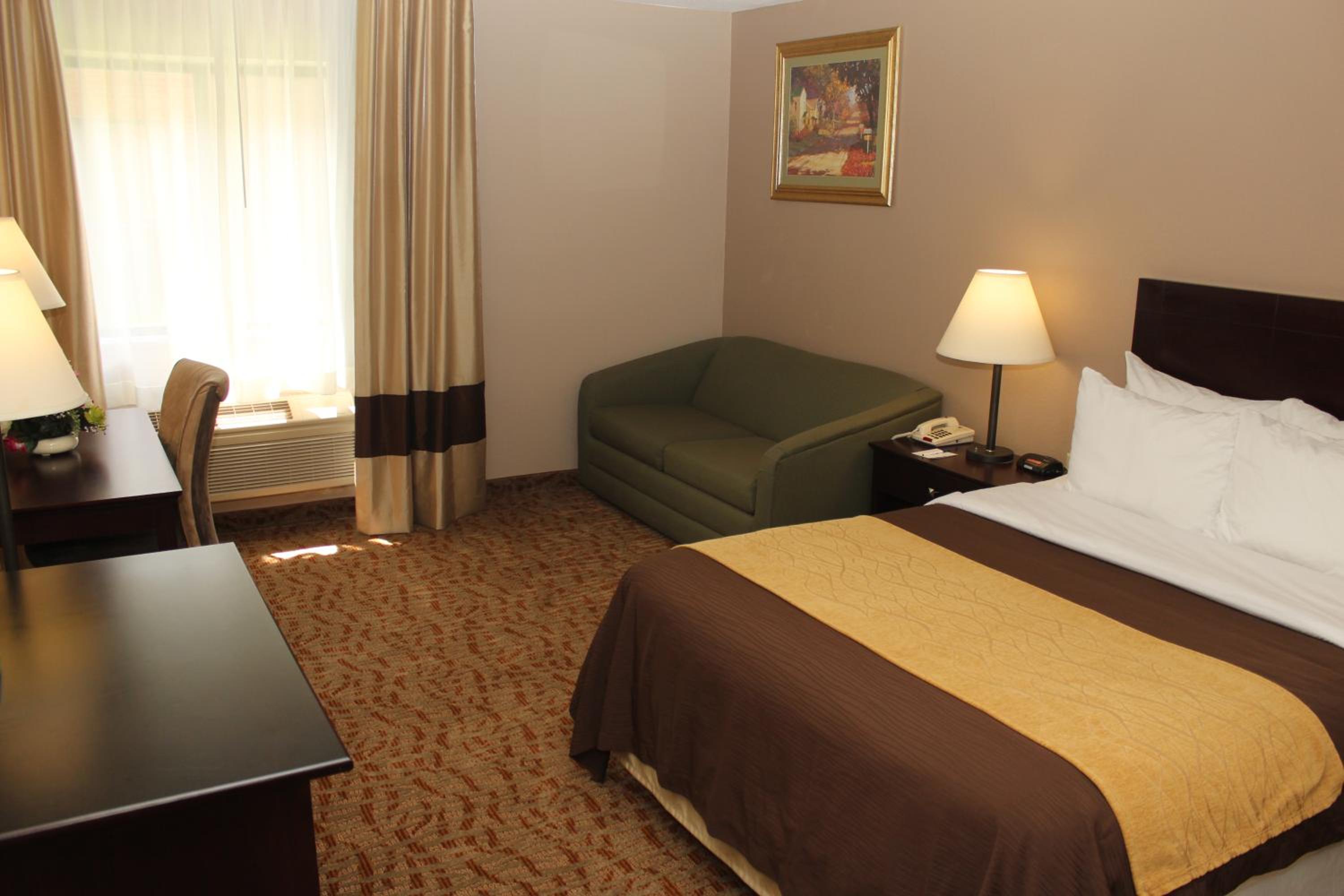 Queen Room - Accessible/Non-Smoking - Photo 2