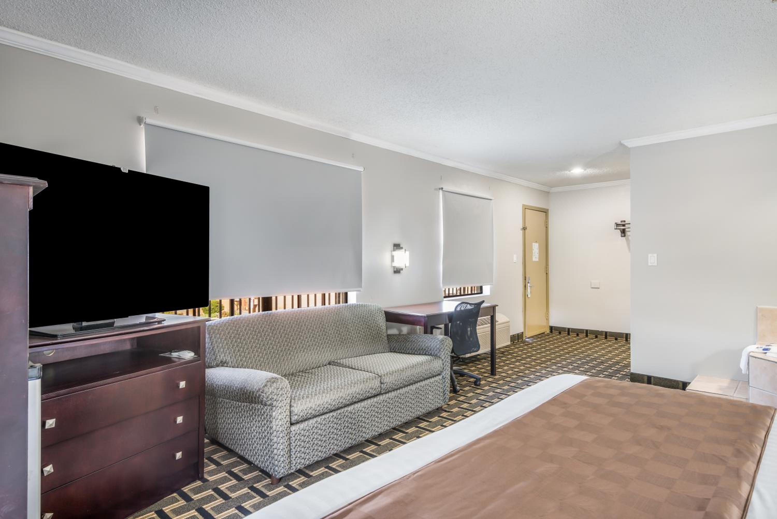 King Suite Smoking  - Photo 5