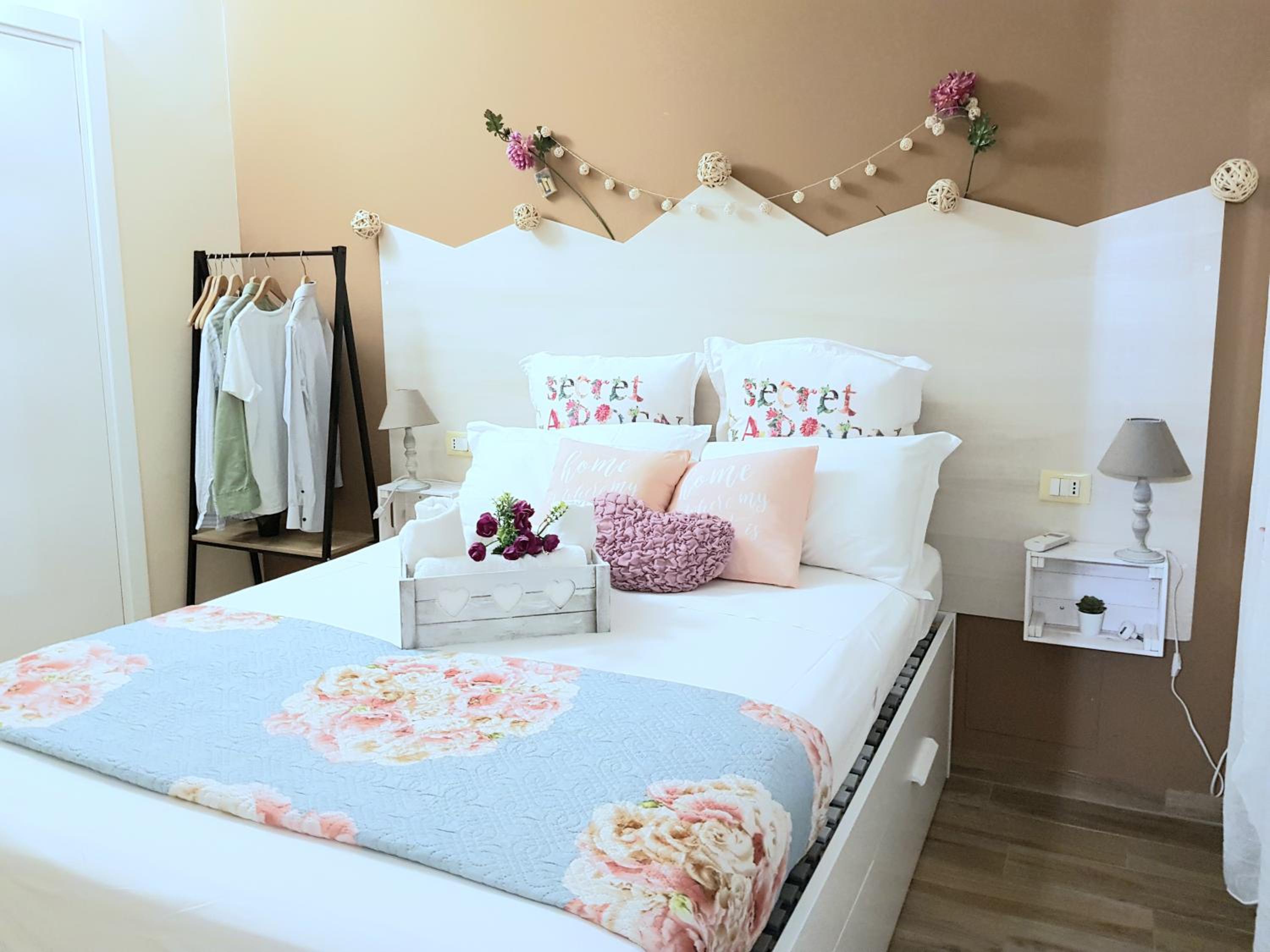 Double Room with Private Bathroom - Photo 21
