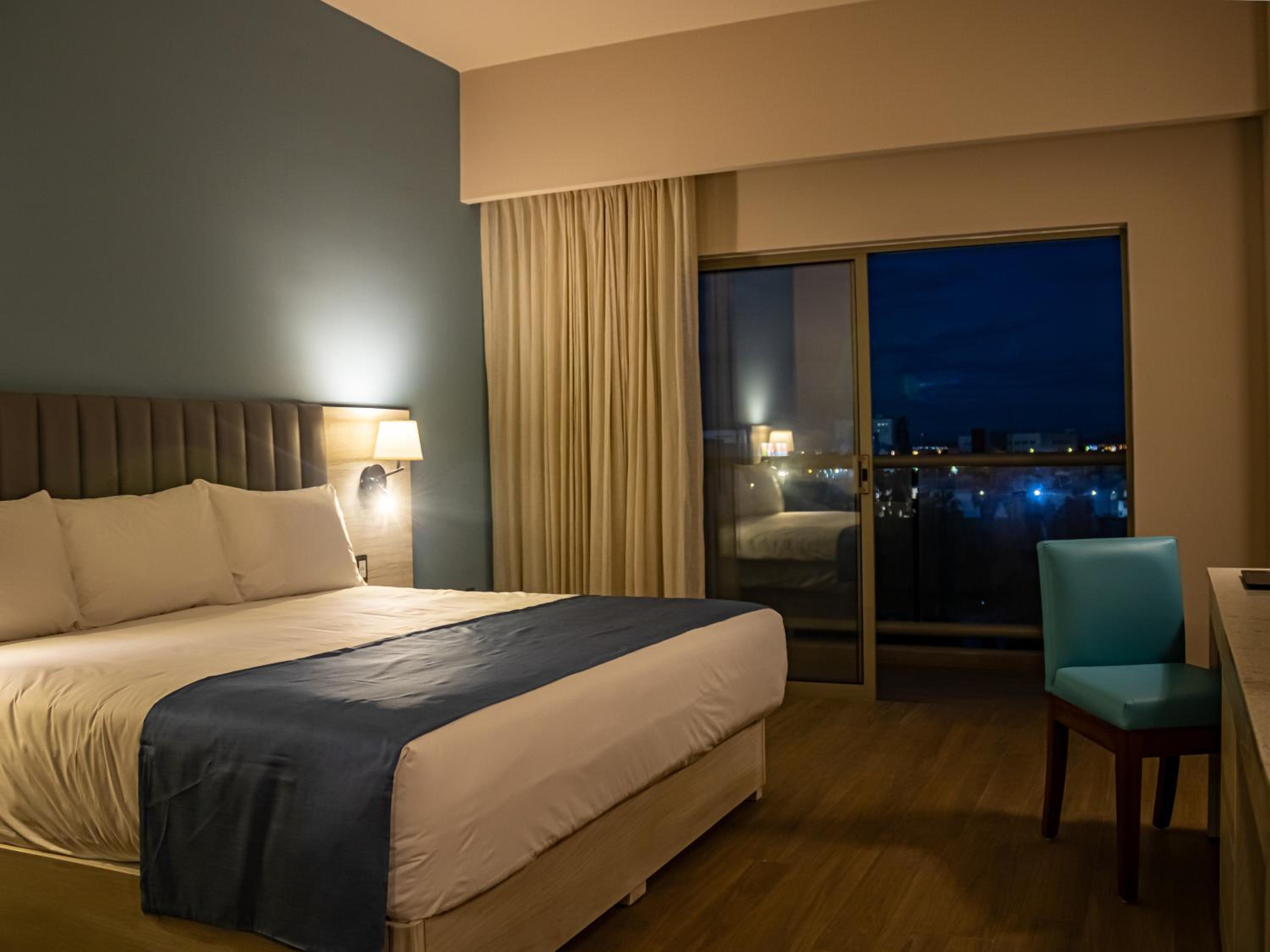 King Room with Lake View - Photo 1