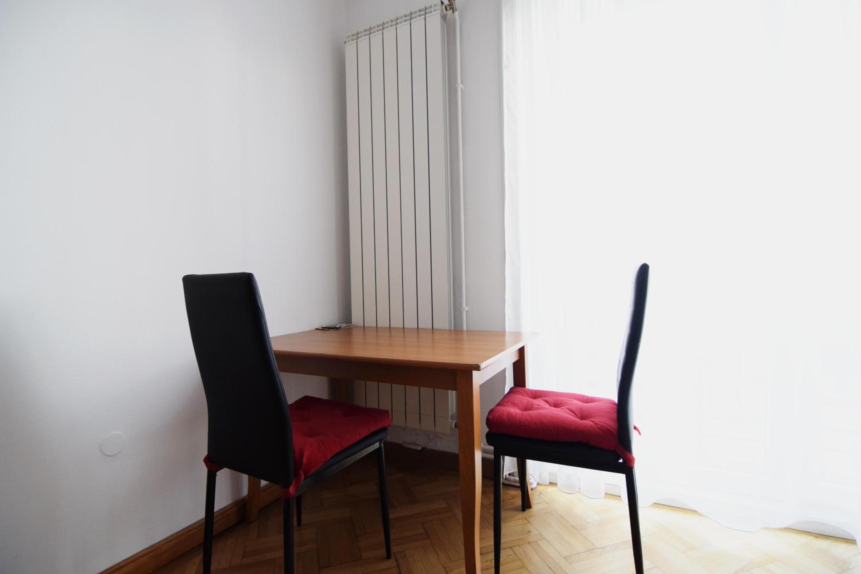 One-Bedroom Apartment - Photo 8