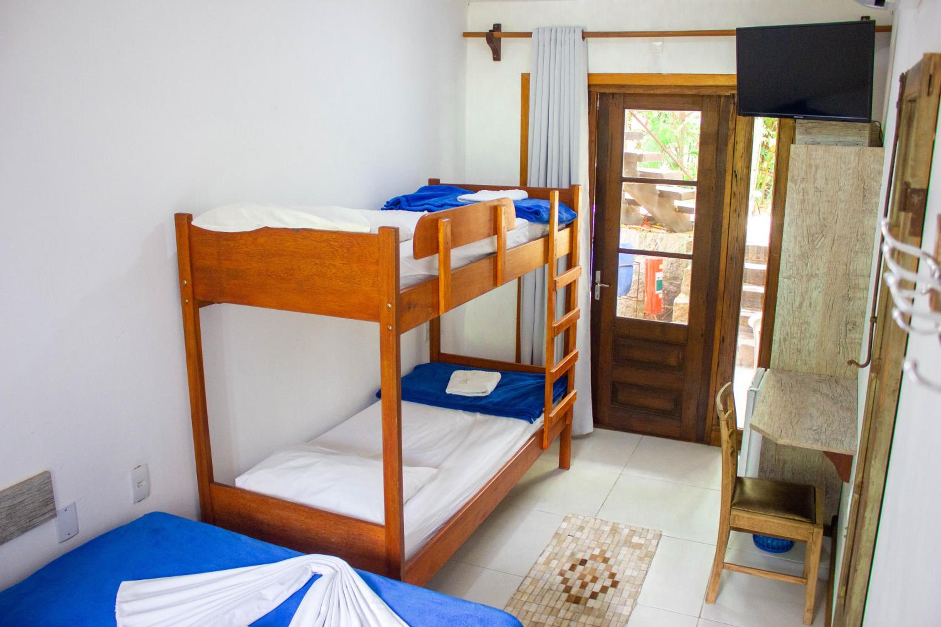 Quadruple Room with Private Bathroom photo 3