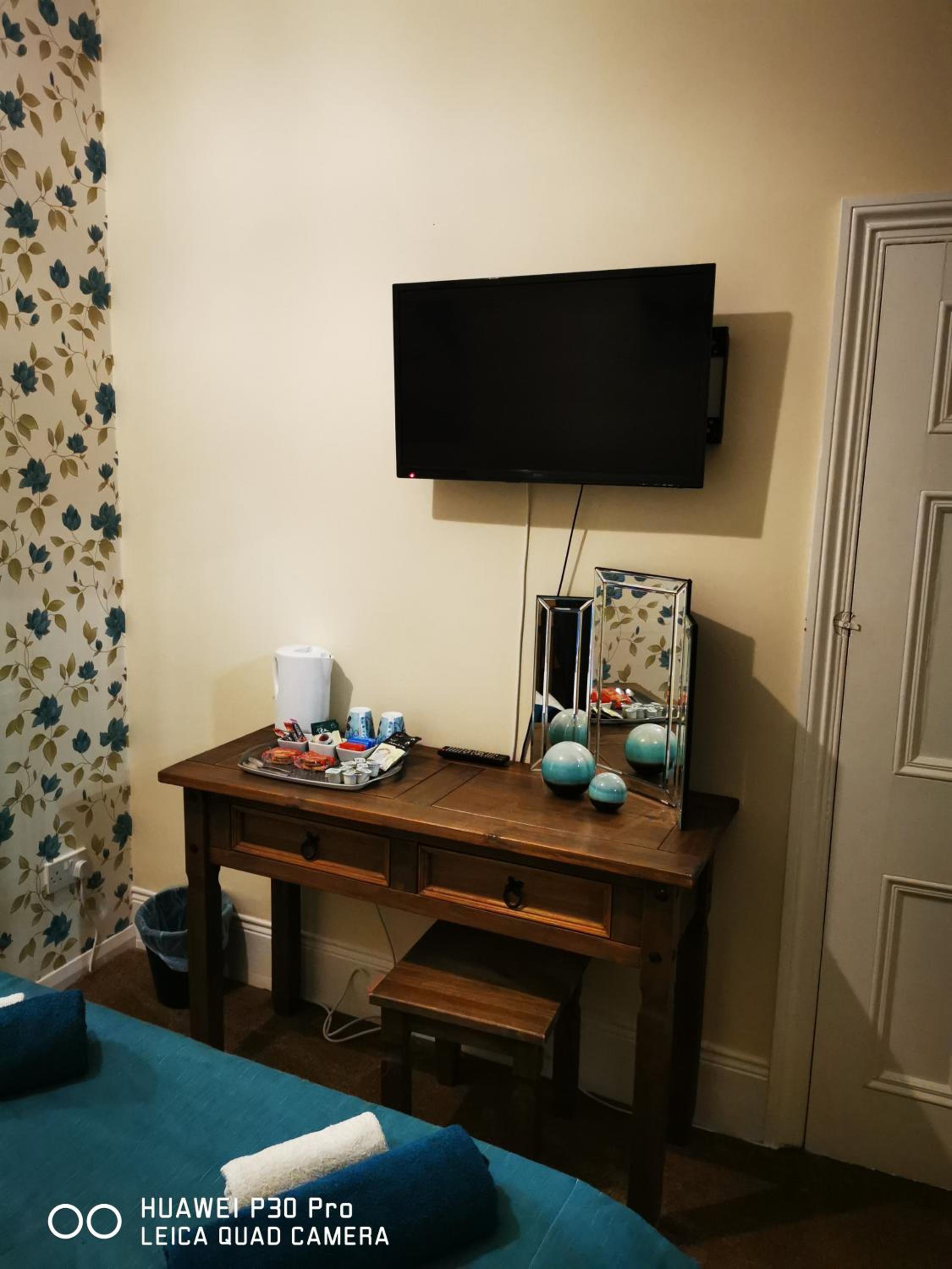 Deluxe Double Room with Shower - Photo 1
