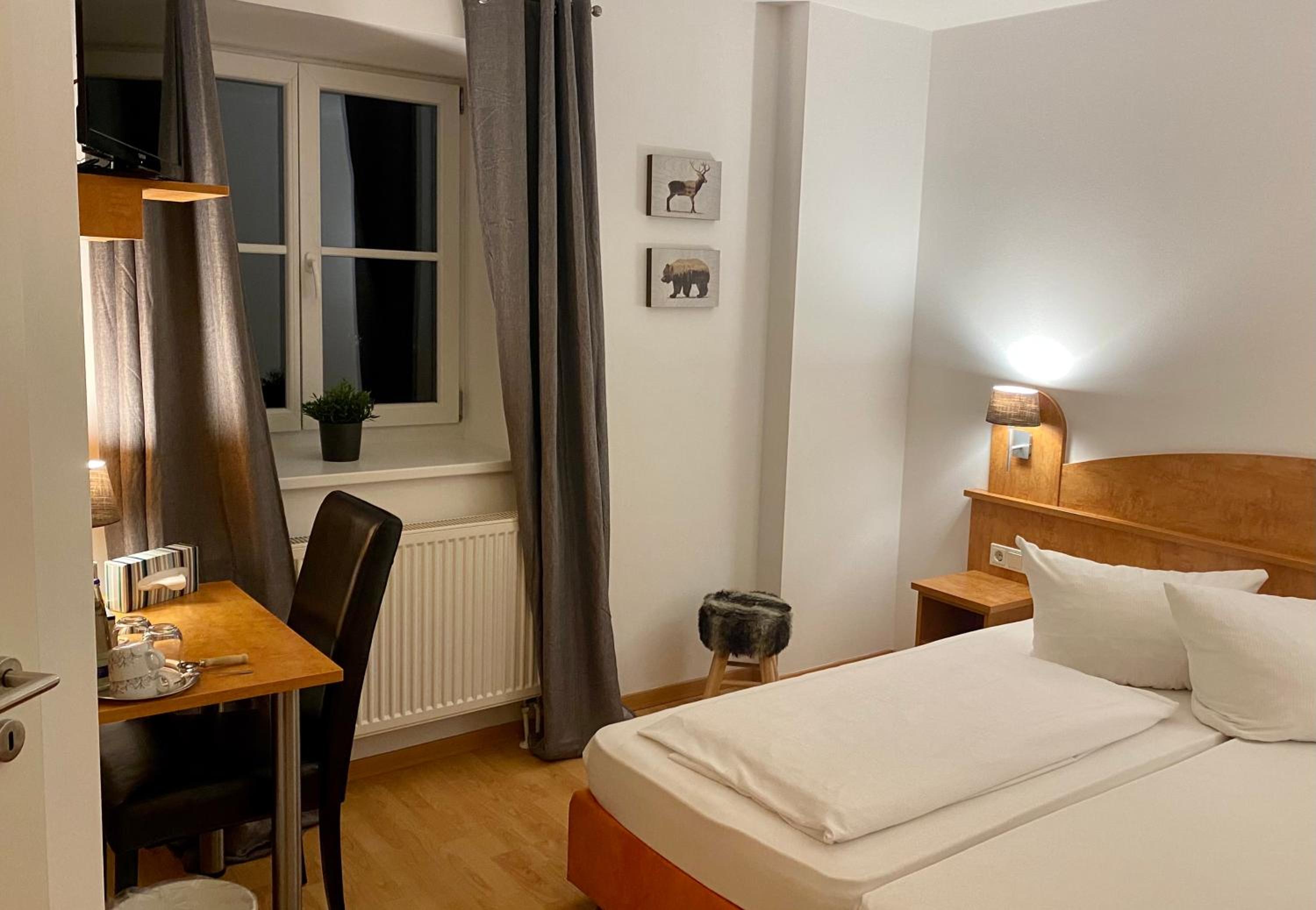 Double Room - Photo 3