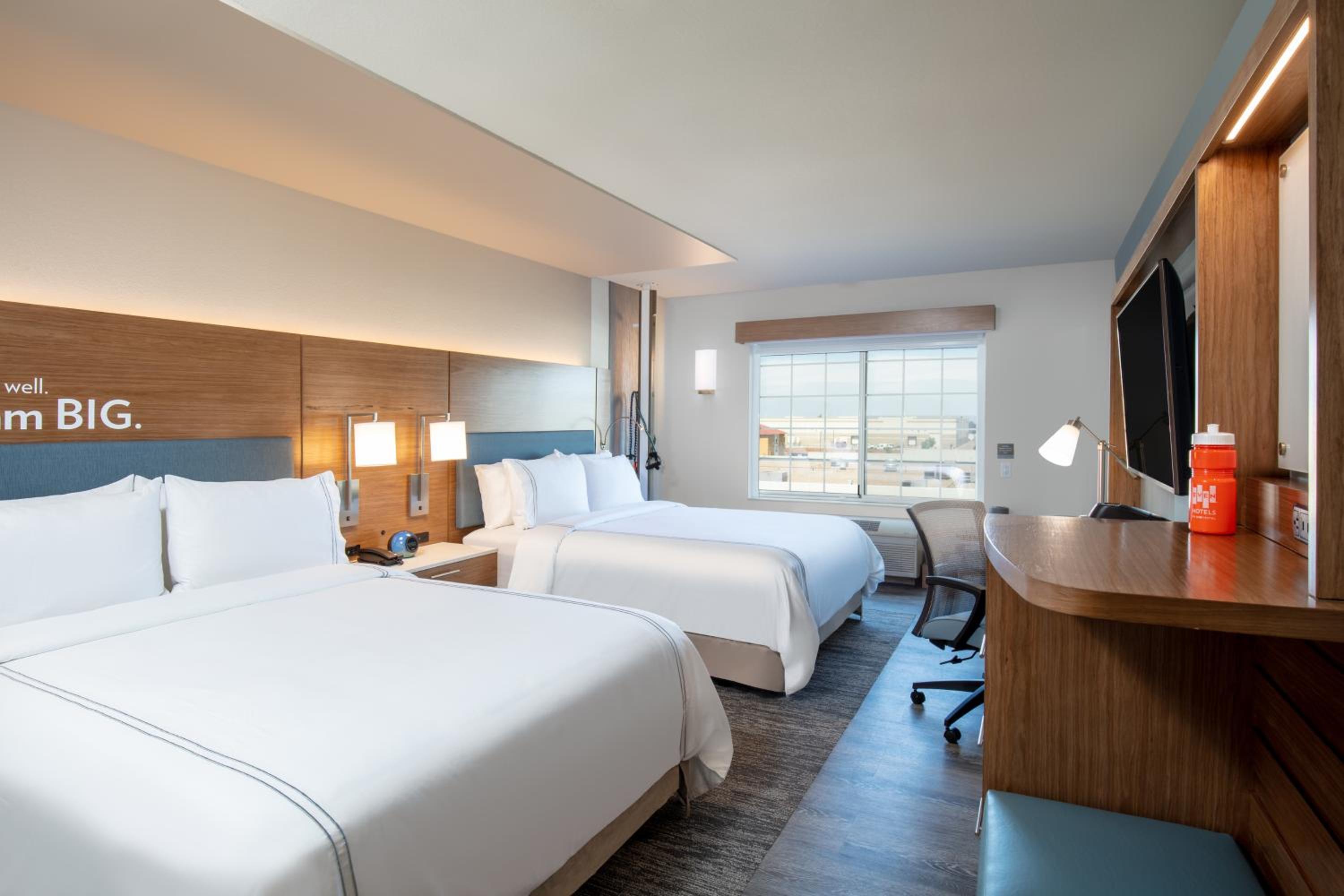 Standard Queen Room with Two Queen Beds - Photo 1