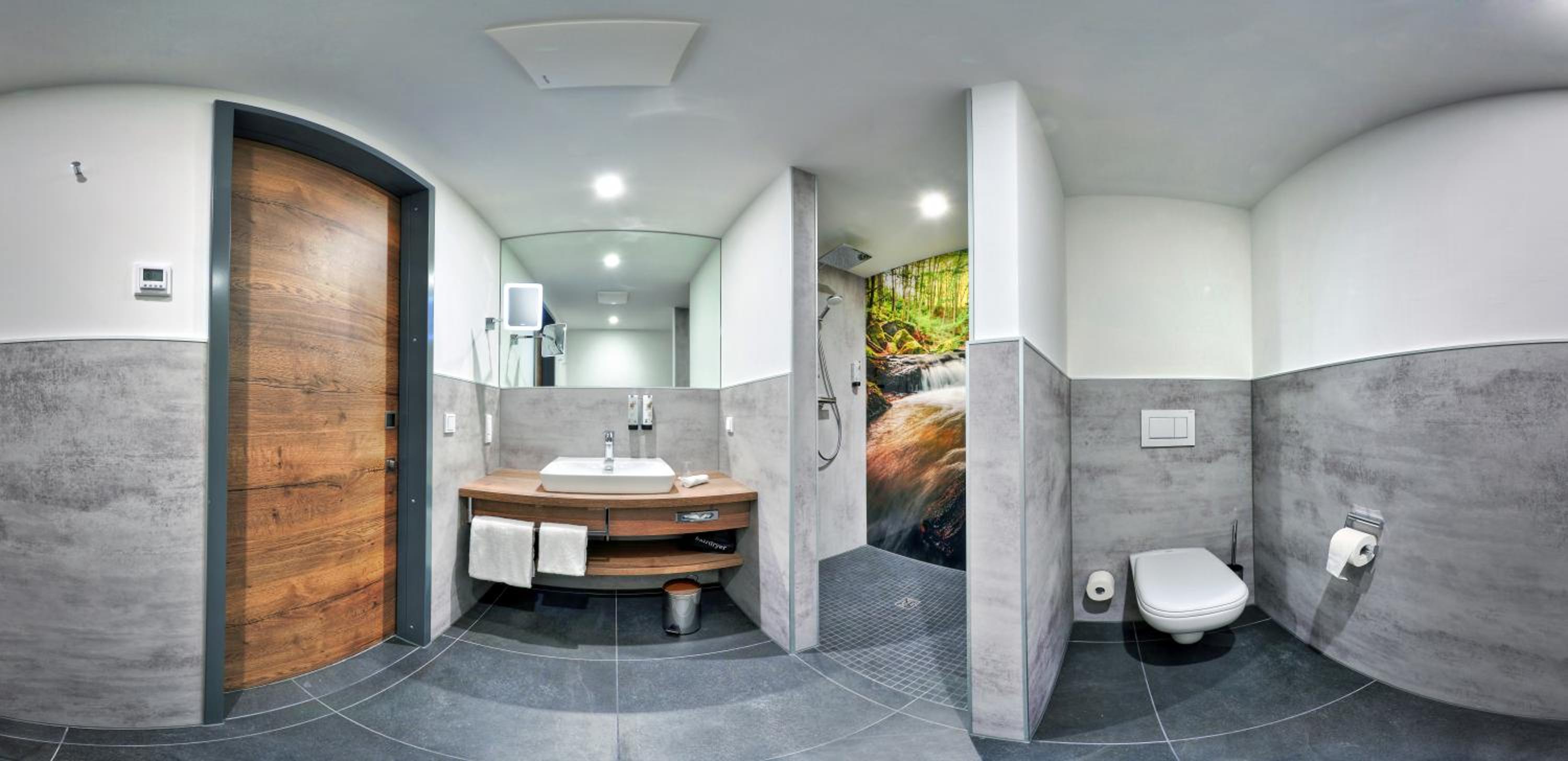 Junior Suite with Balcony - Photo 3