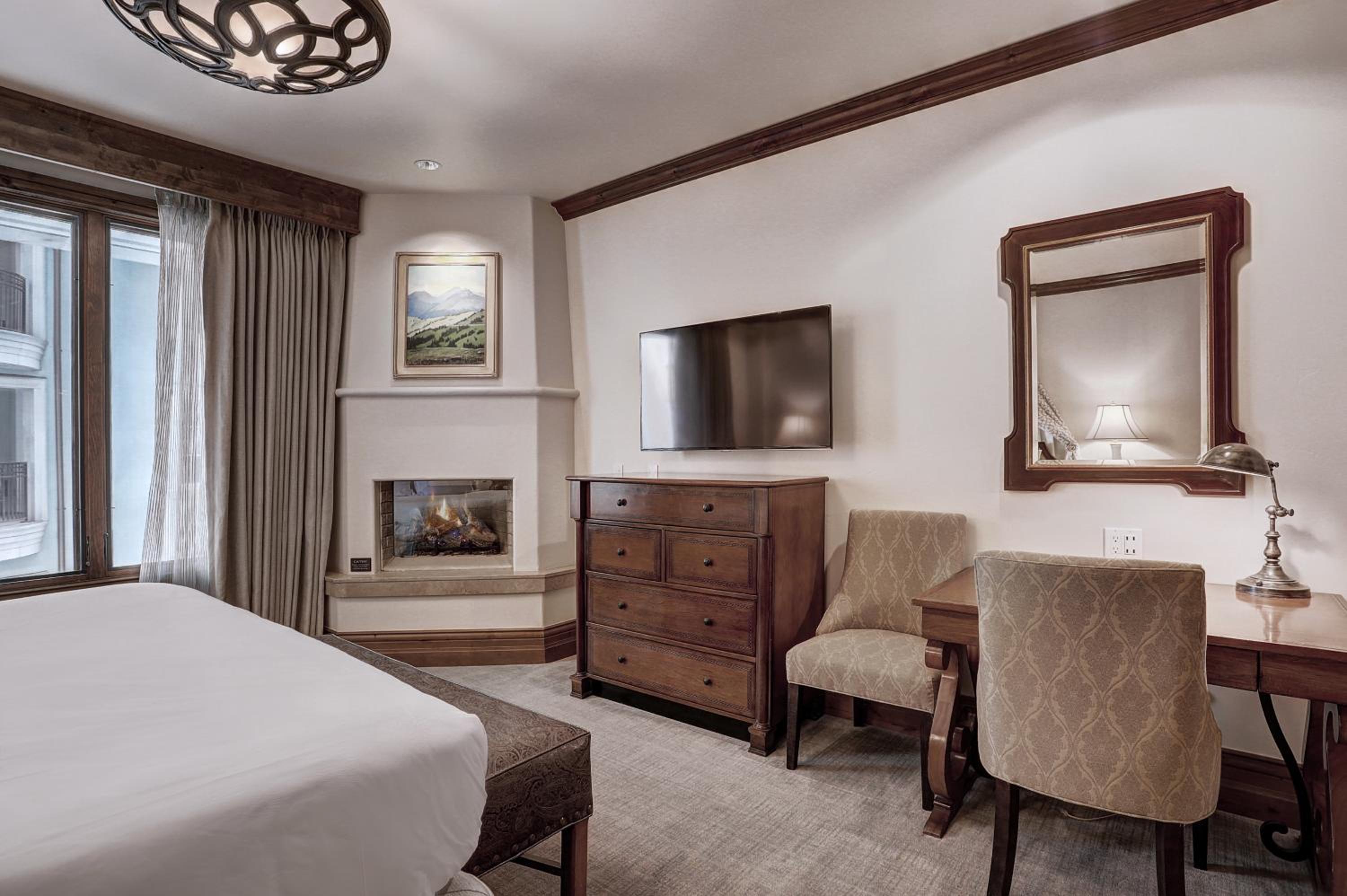 Superior King Room - Photo 3