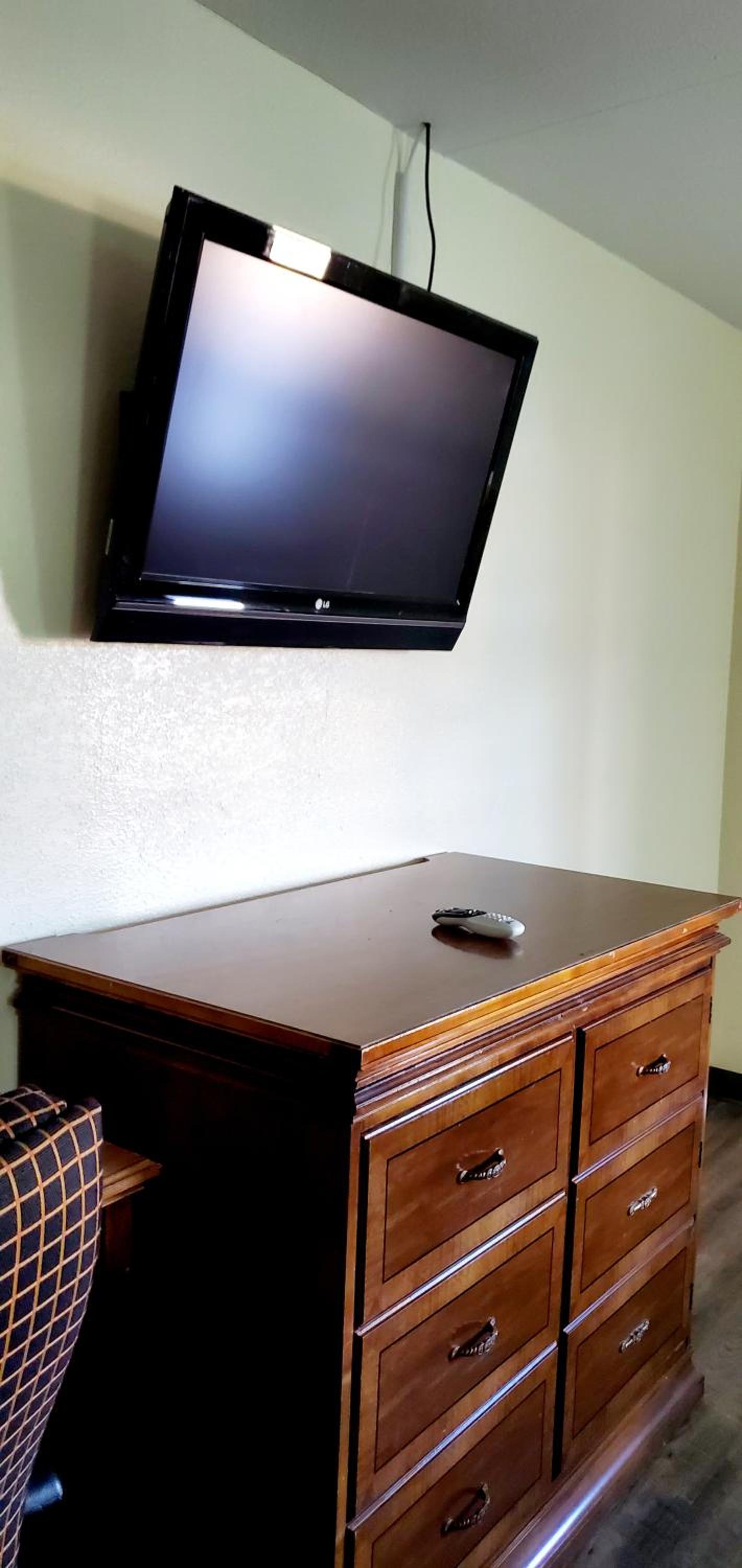 Deluxe Double Room (2 Adults + 1 Child) - Photo 9