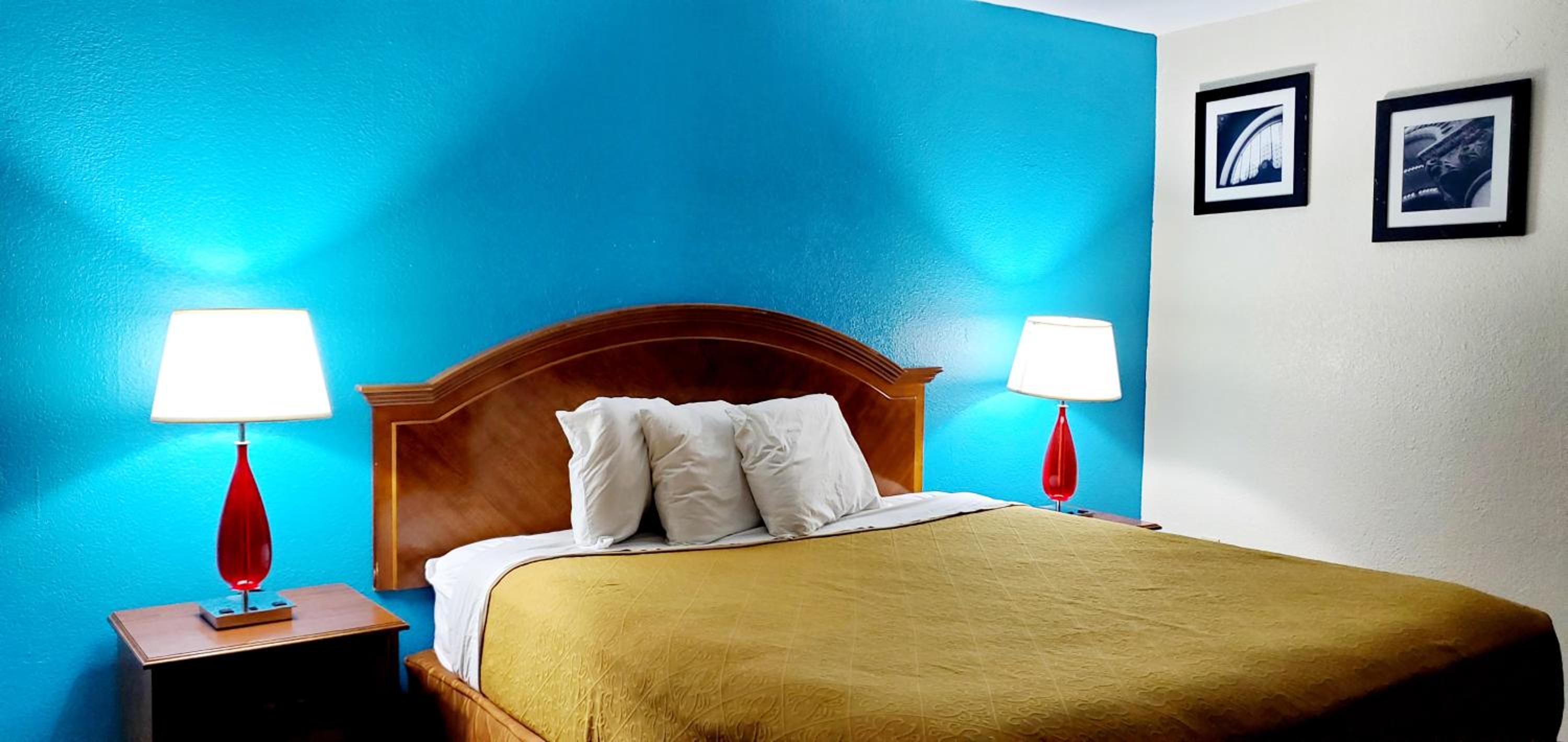 Deluxe Suite - Photo 2