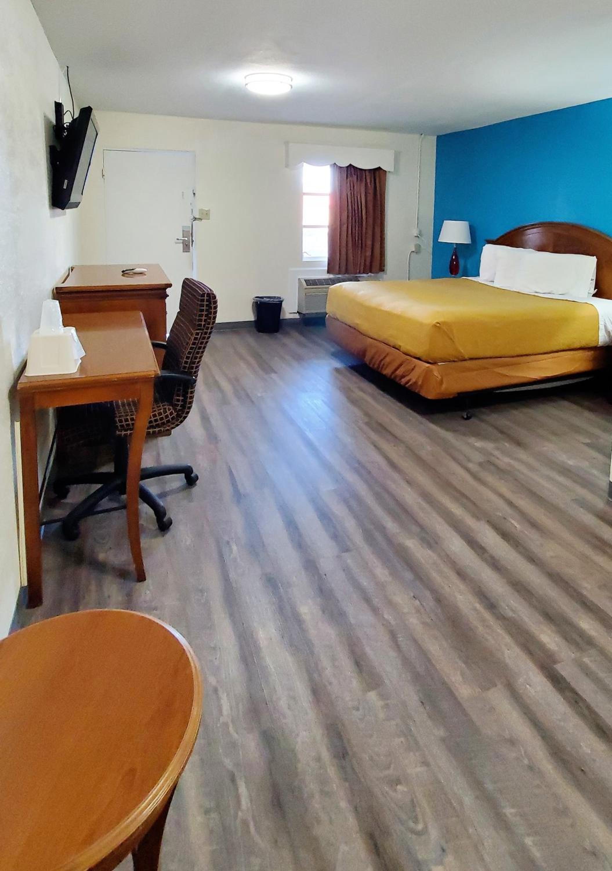 Deluxe Suite - Photo 3