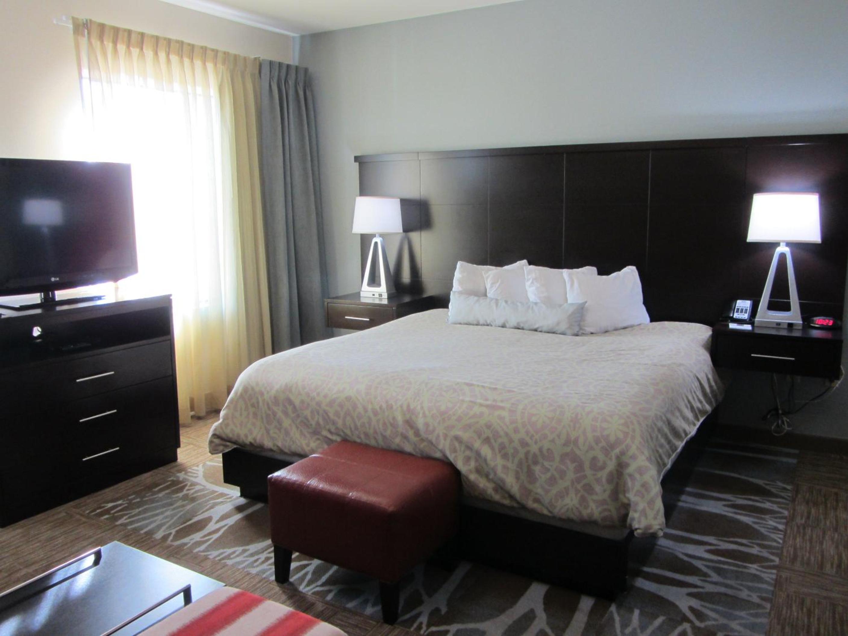 Studio King Suite with Roll In Shower - Mobility Accessible - Photo 1