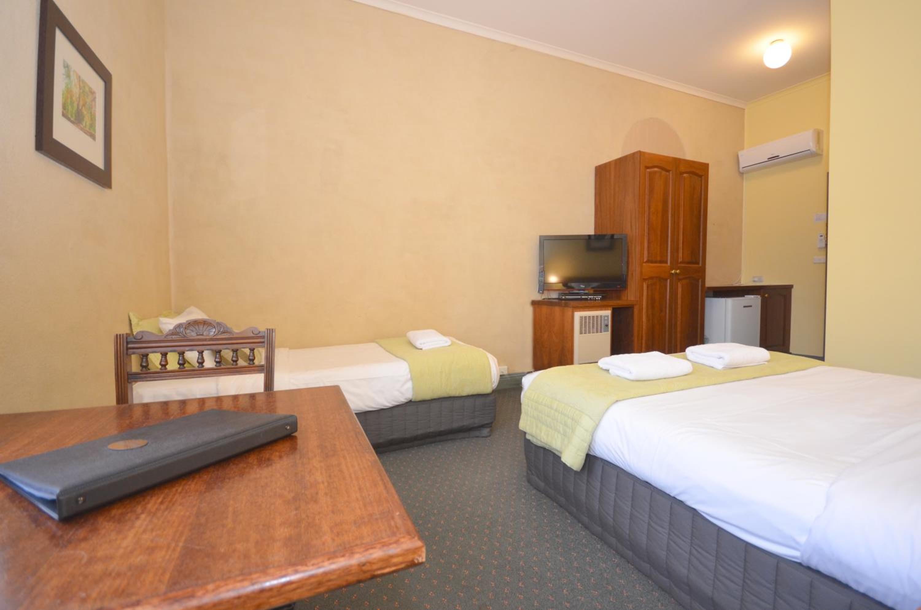 Heritage Queen Twin Room photo 2