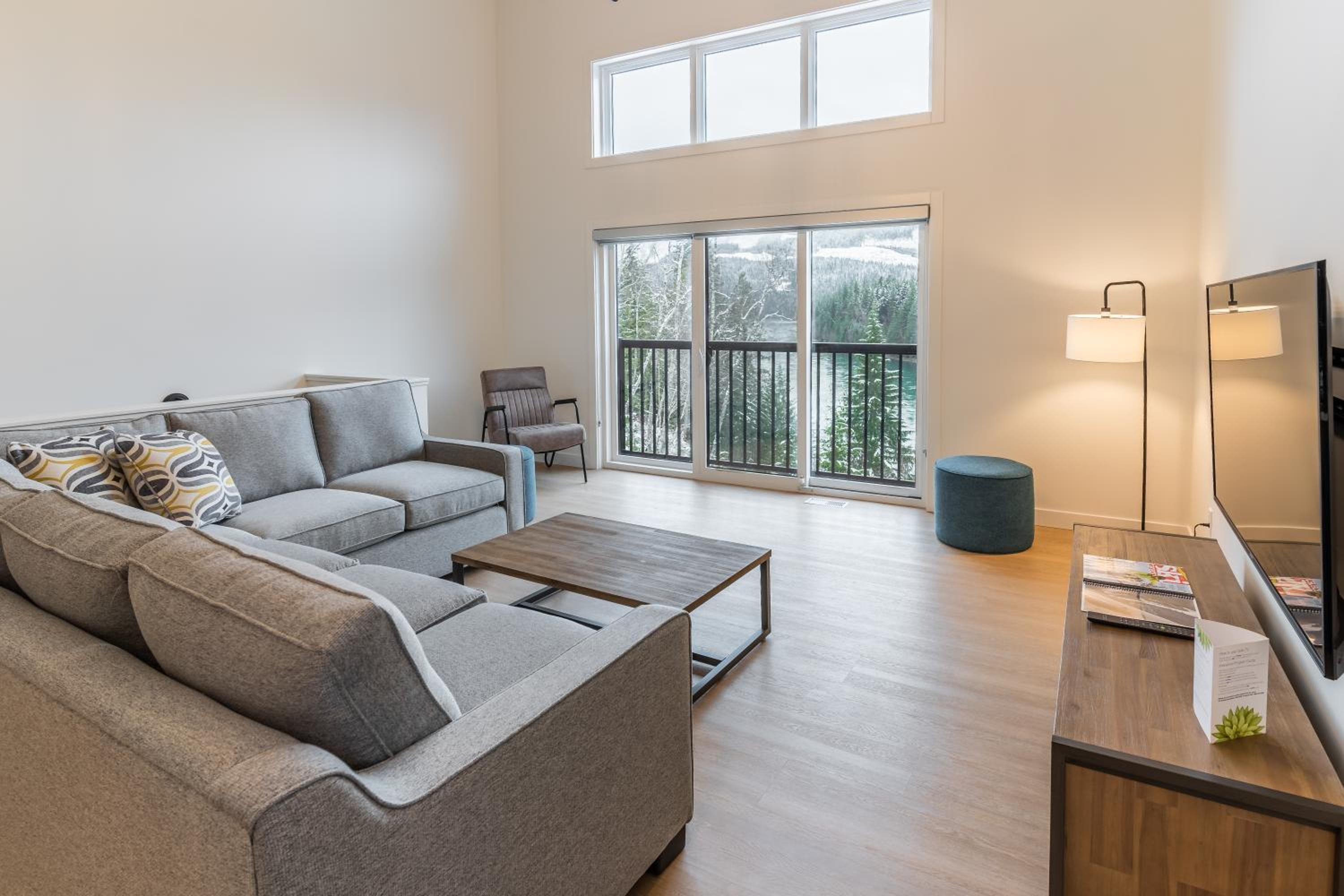 Three-Bedroom Apartment - Photo 6