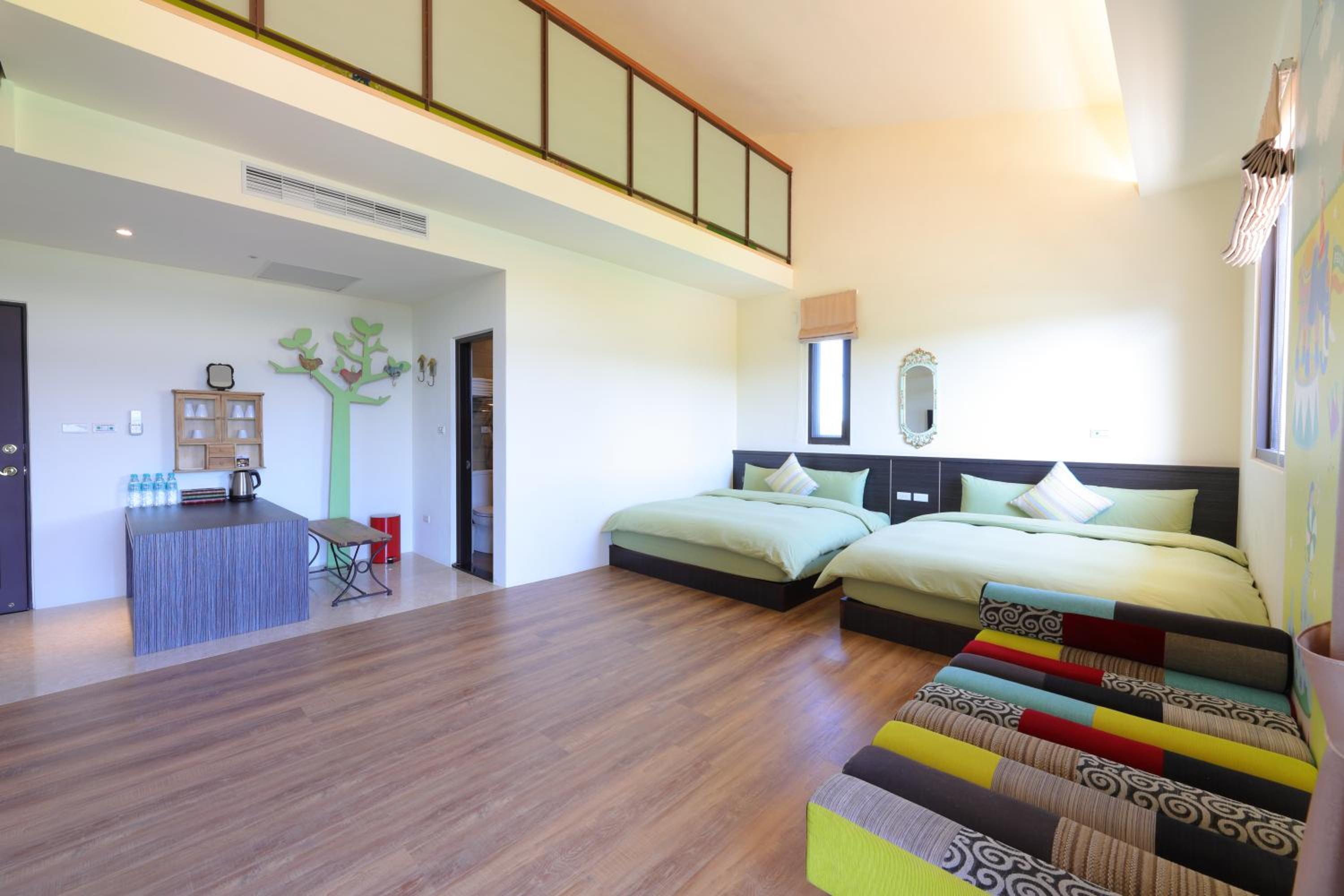 Family Room with Balcony photo 2