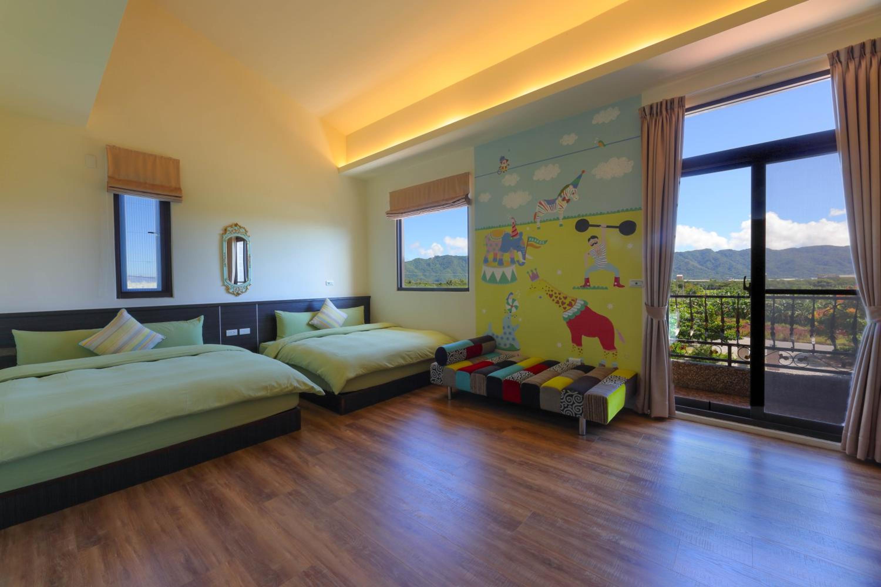 Family Room with Balcony photo 1