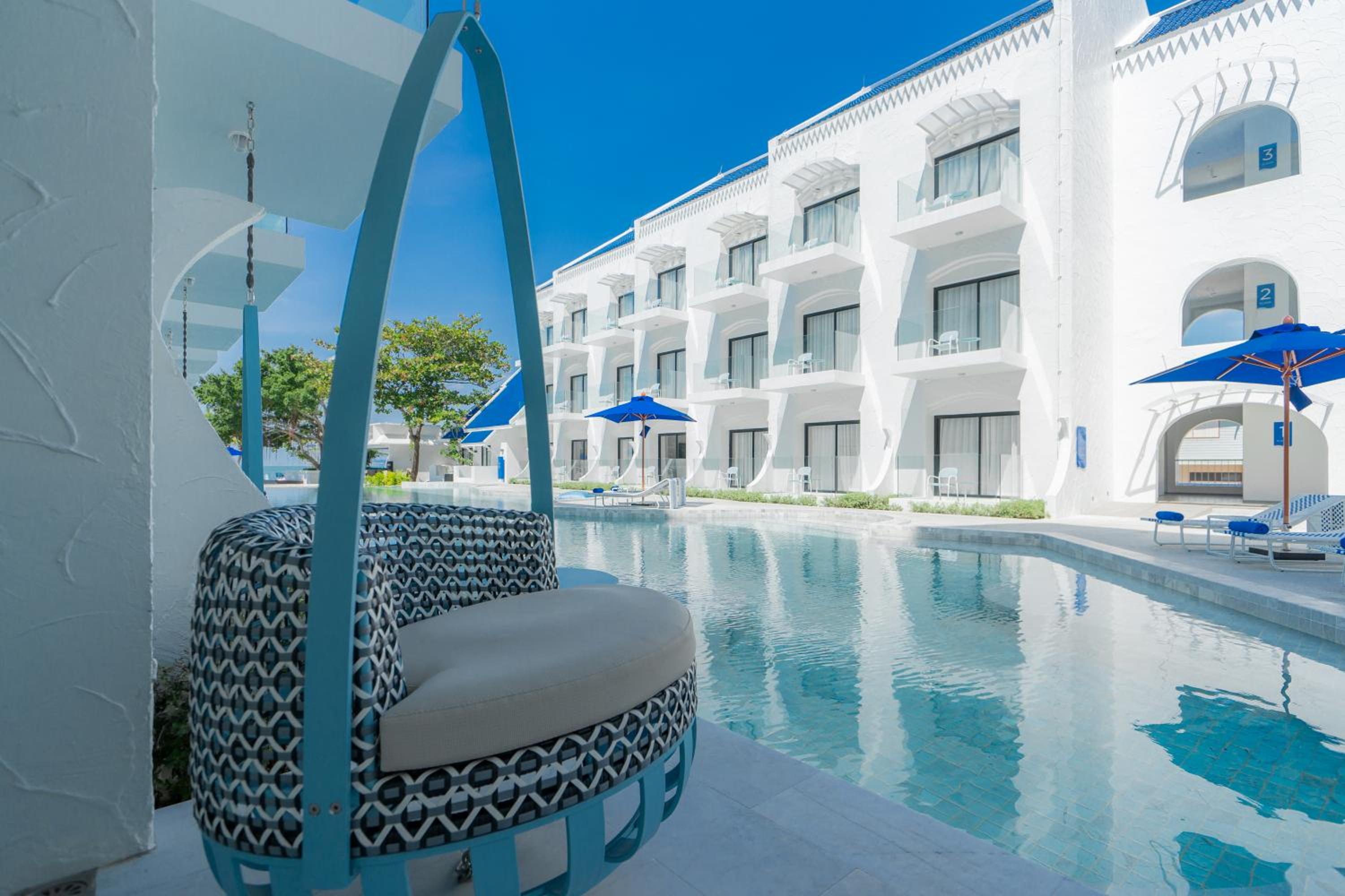 Deluxe Double Room with Pool Access