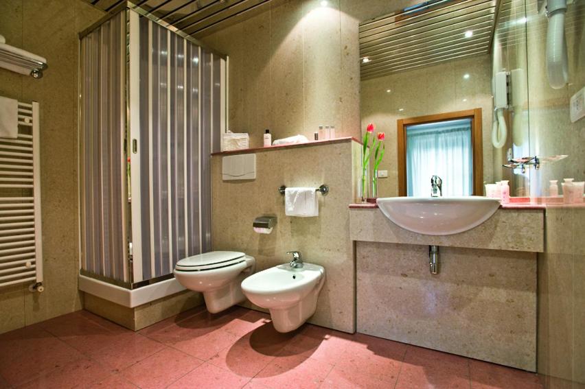 Standard Double or Twin Room photo 2