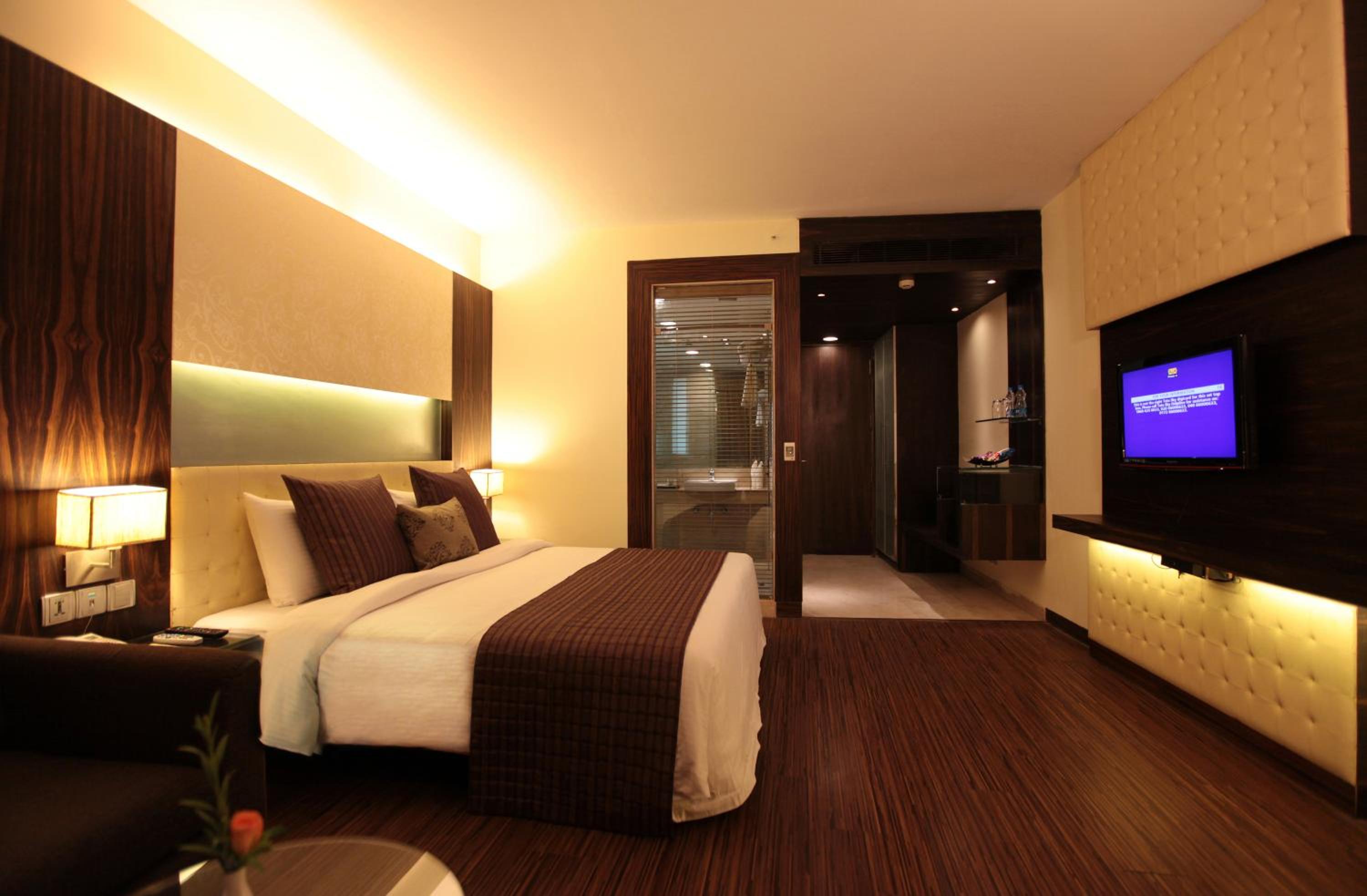 Budget Double Room - Photo 9
