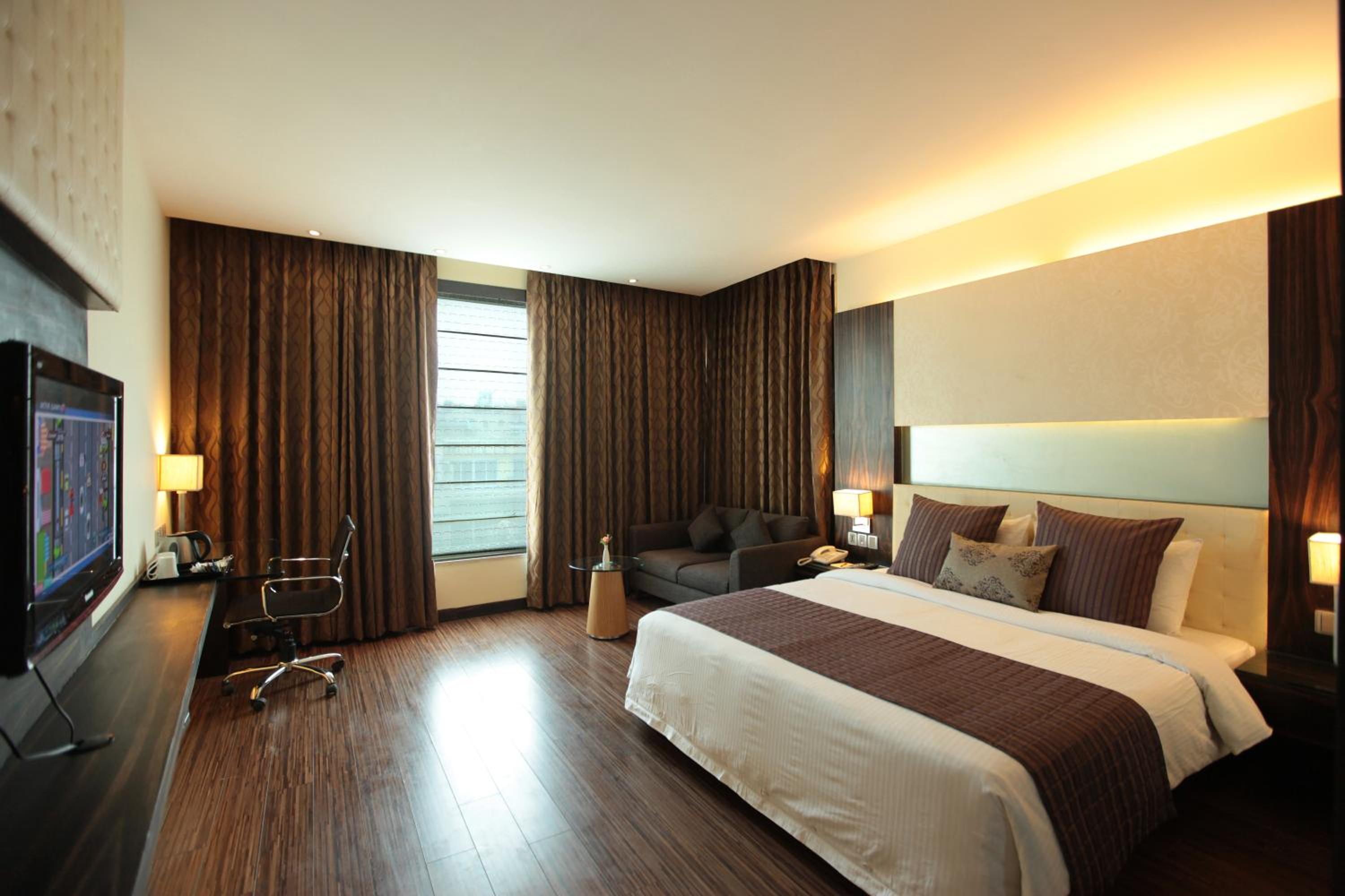 Budget Double Room - Photo 12