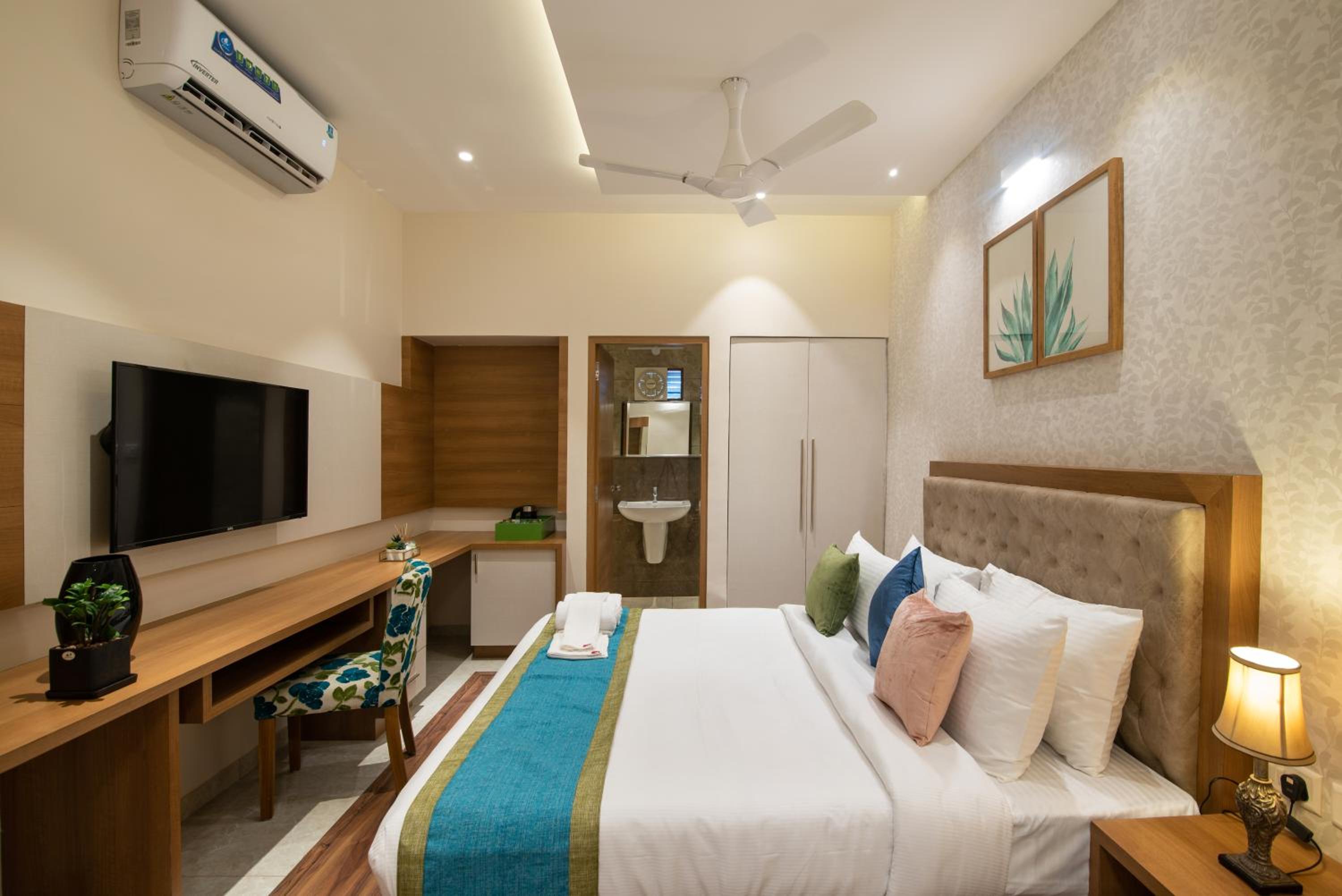 Deluxe Double or Twin Room