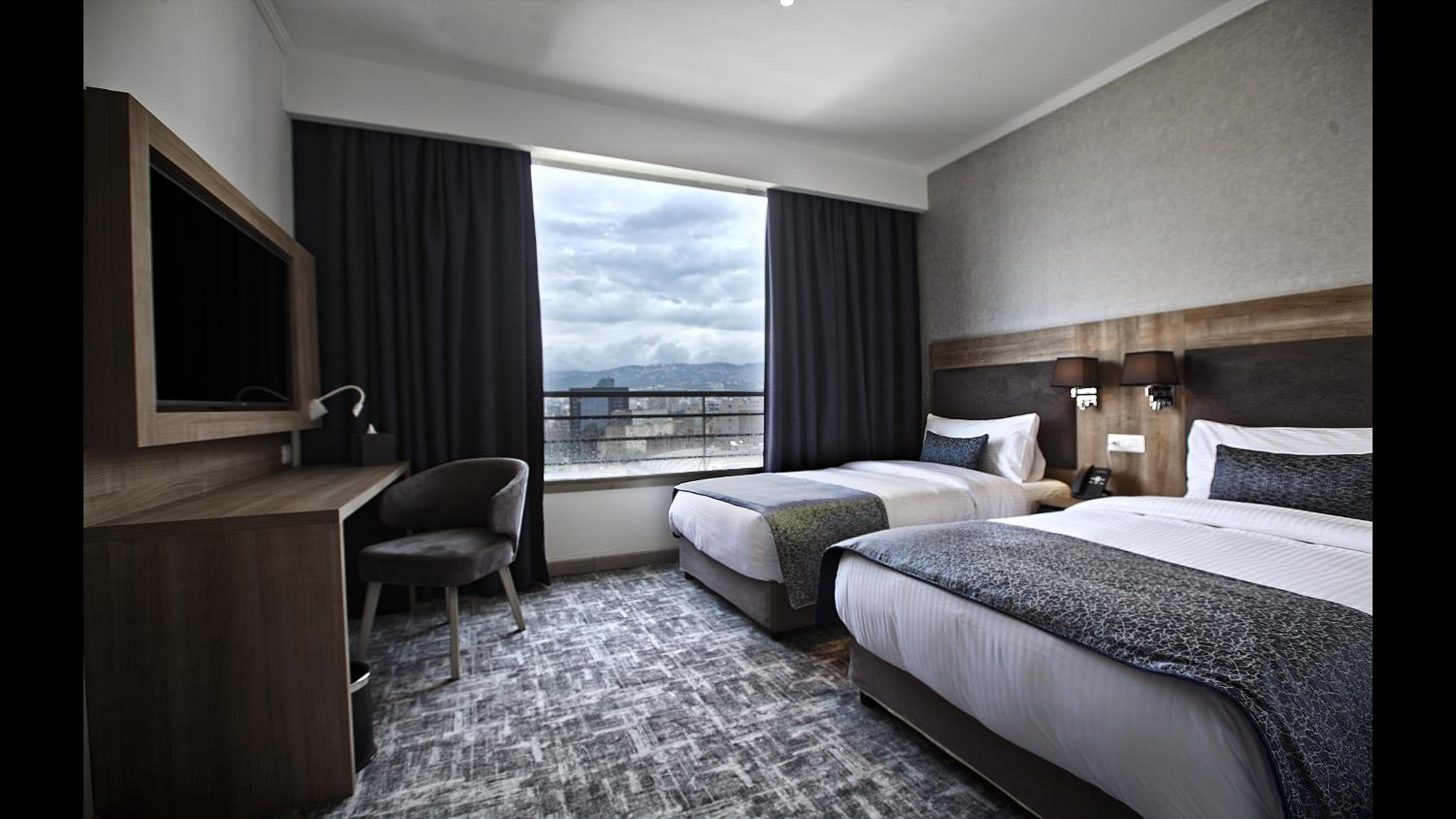 Deluxe Twin Room photo 2
