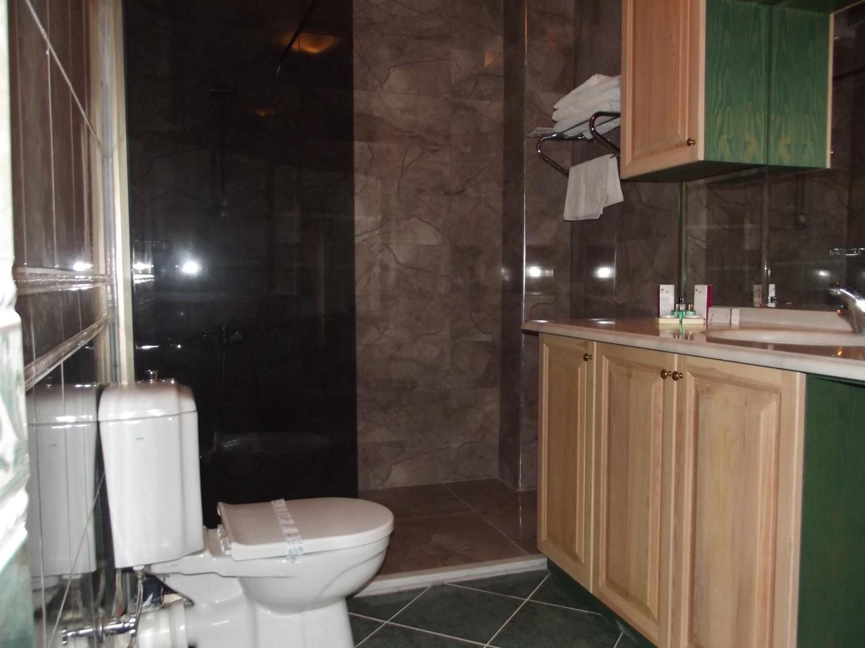 Deluxe Double Room with Shower photo 2