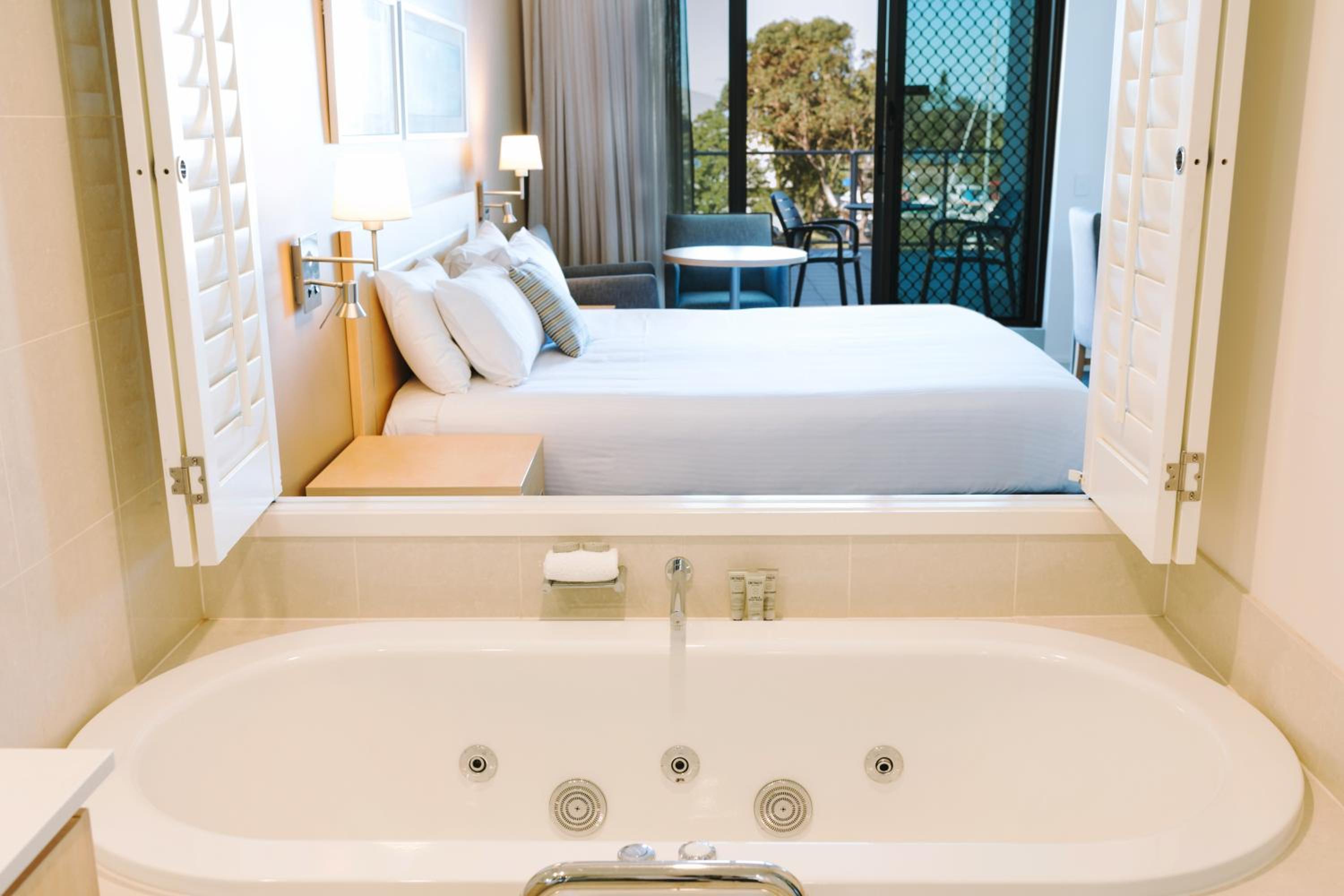 Hotel Spa Room - Photo 2