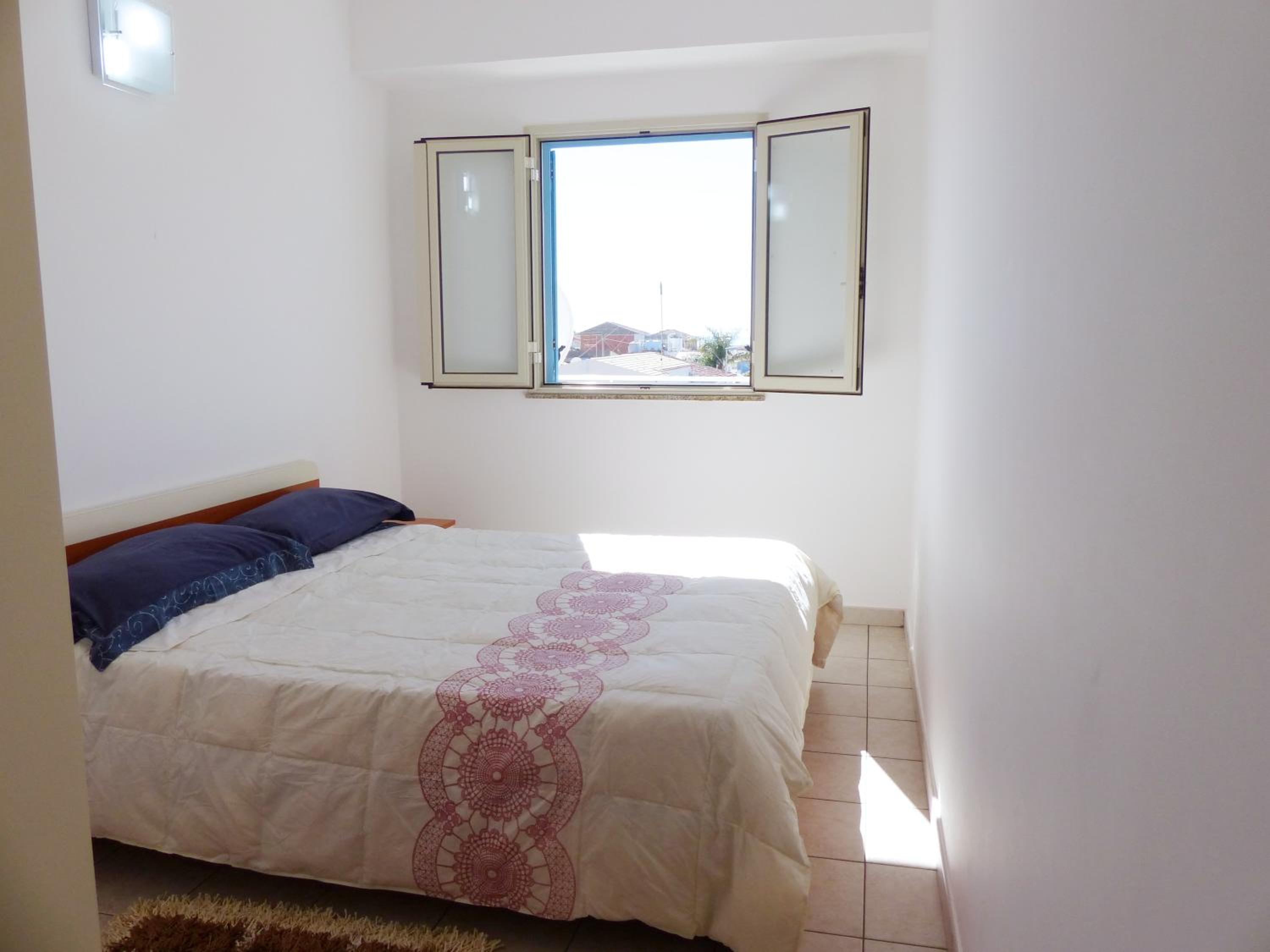 Three-Bedroom Apartment photo 2