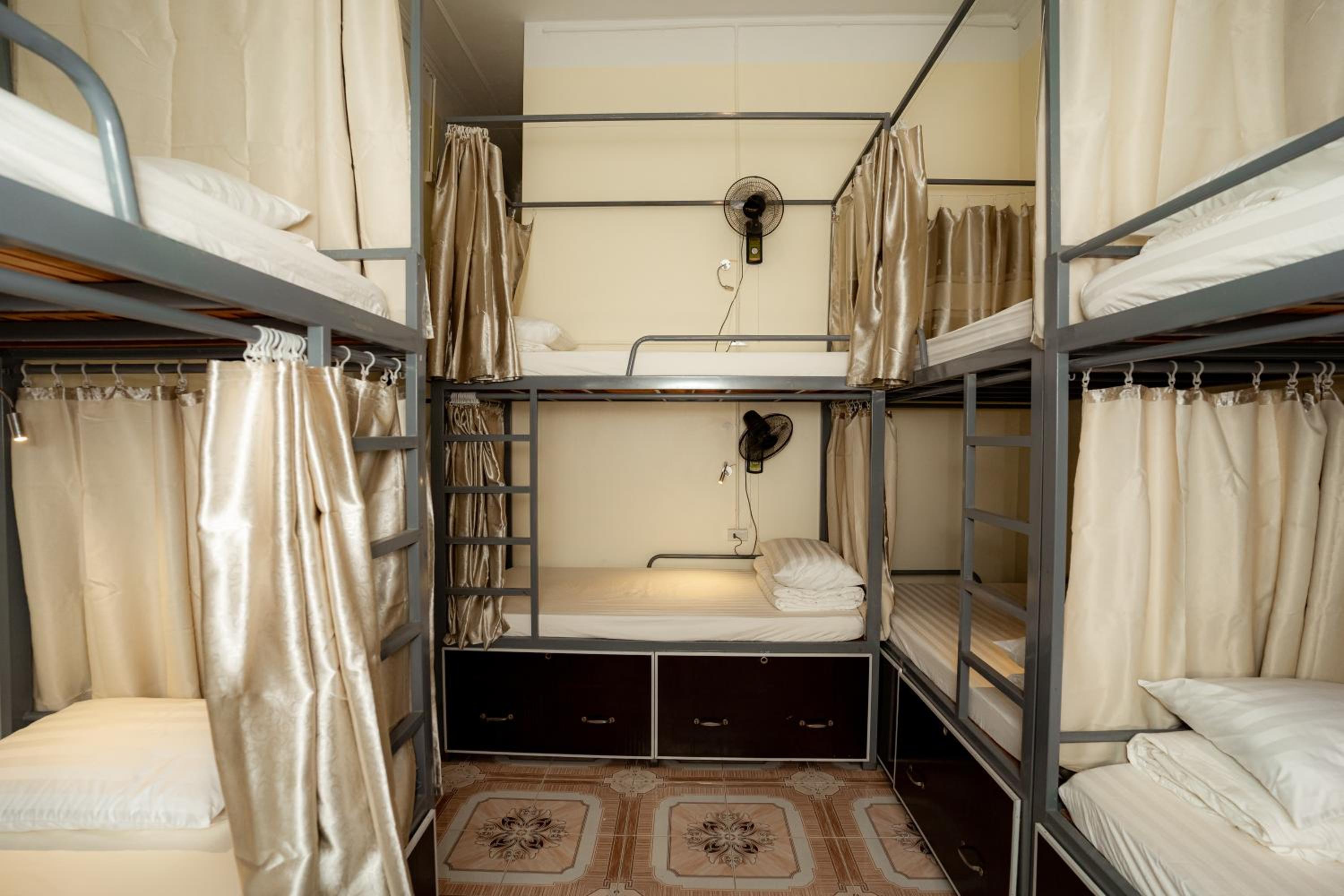 Bed In 8-Bed Mixed Dormitory Room photo 3